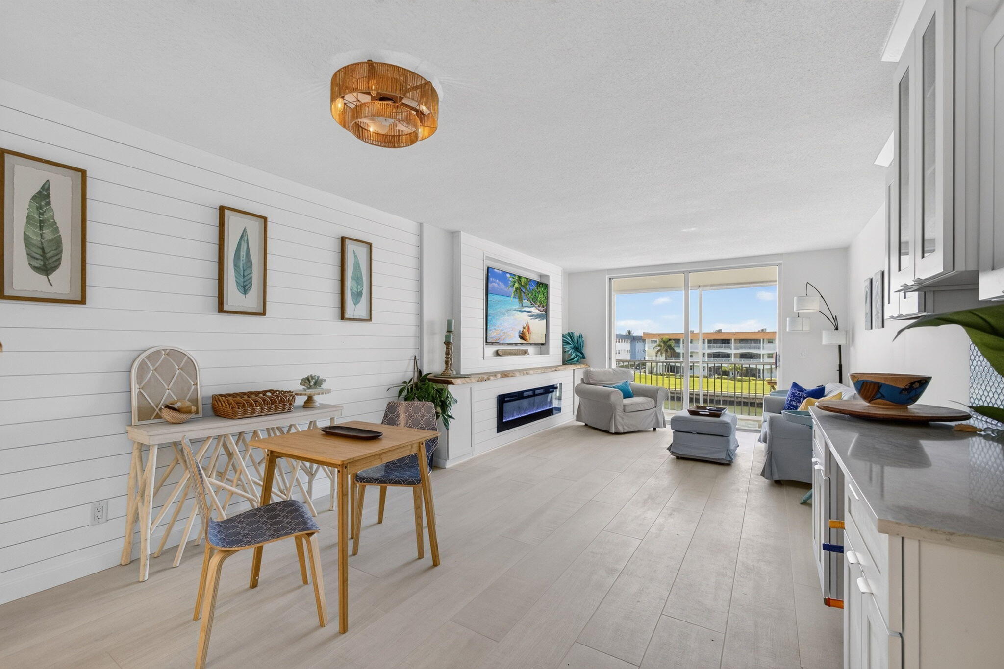 PARADISE HARBOUR CONDO - Residential