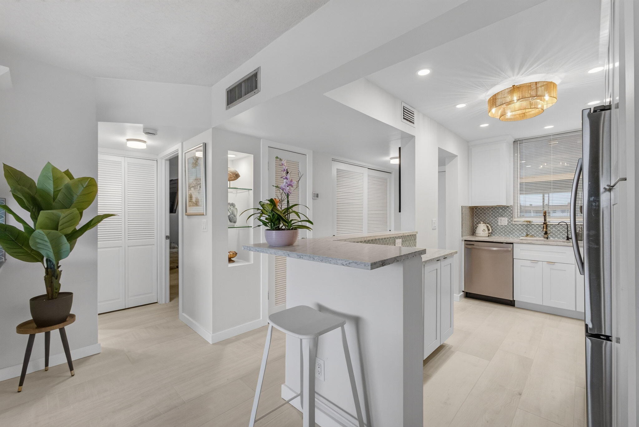 PARADISE HARBOUR CONDO - Residential