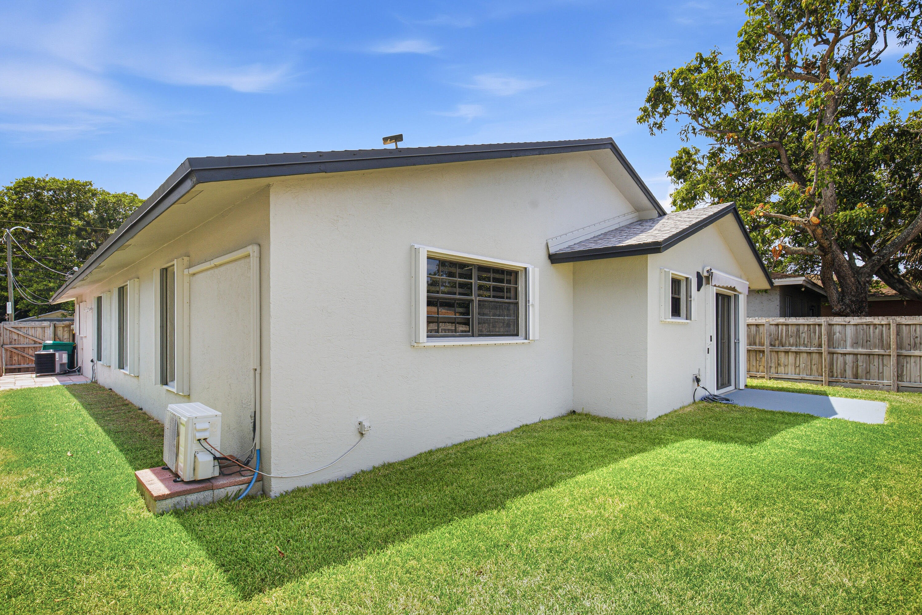 TOWN OF MODELO (DANIA) B-49 - Residential