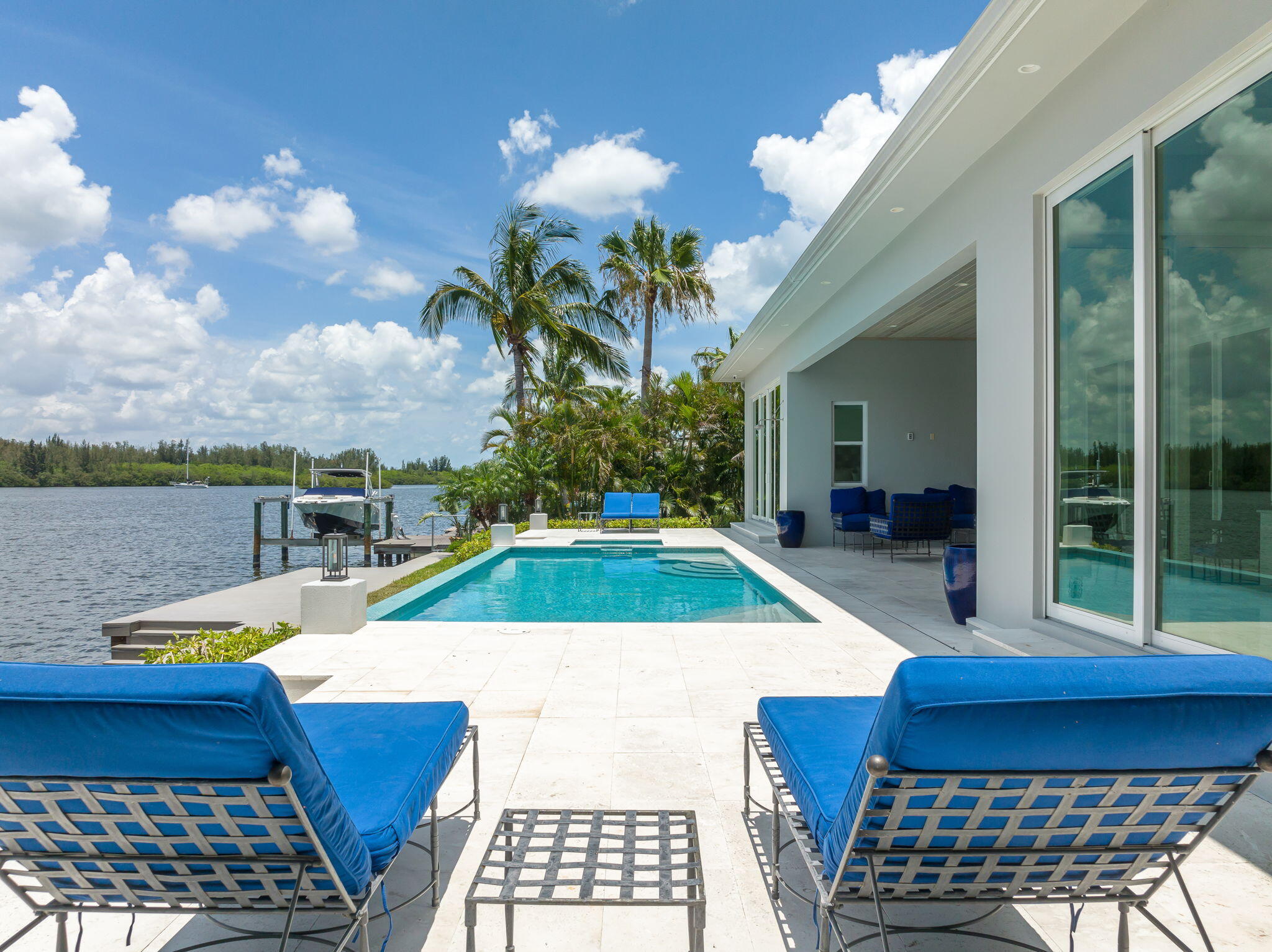RIVERSIDE PARK - Residential