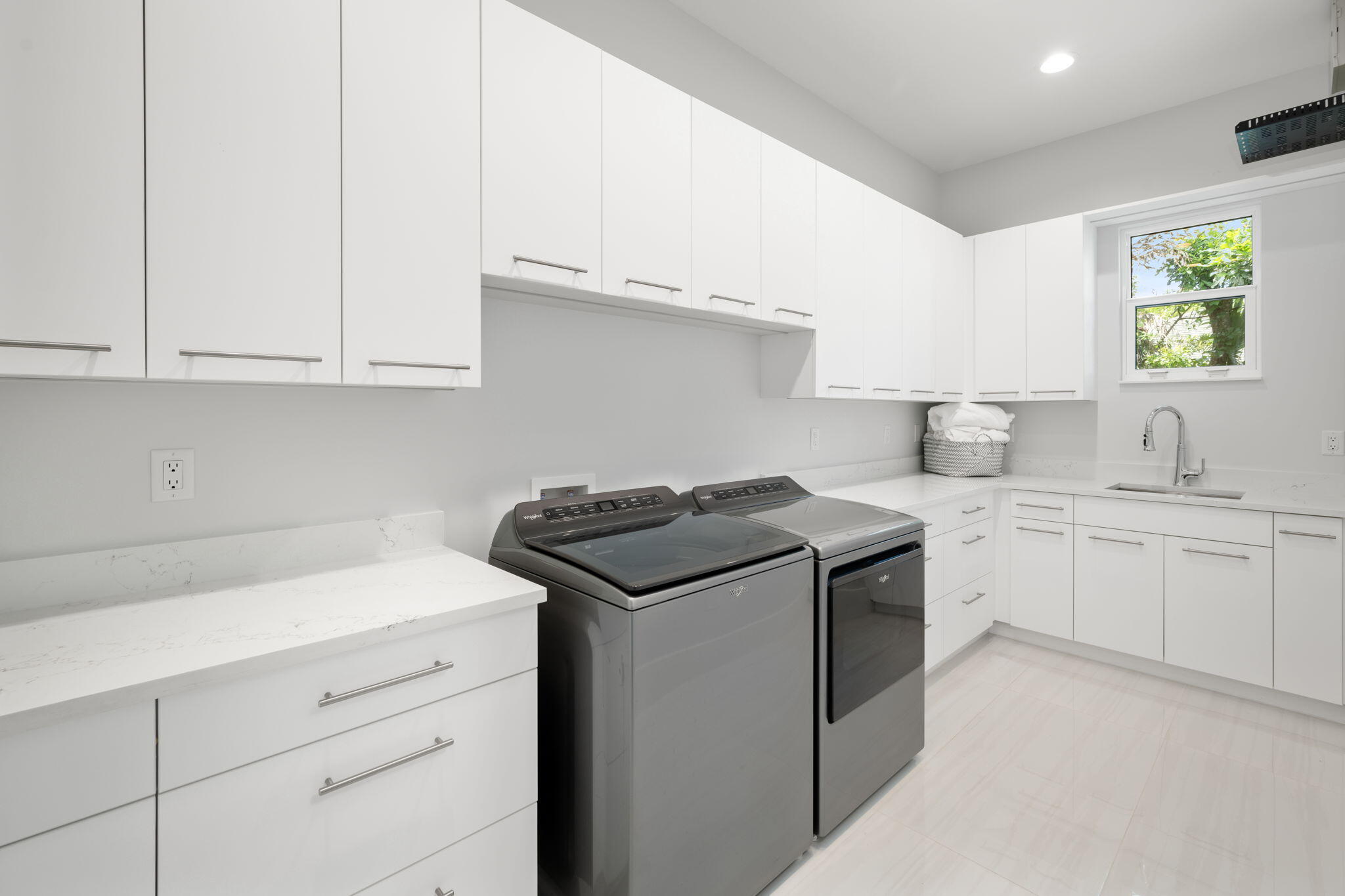 RIVERSIDE PARK - Residential