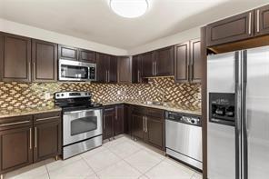 RACQUET CLUB APARTMENTS AT - Residential