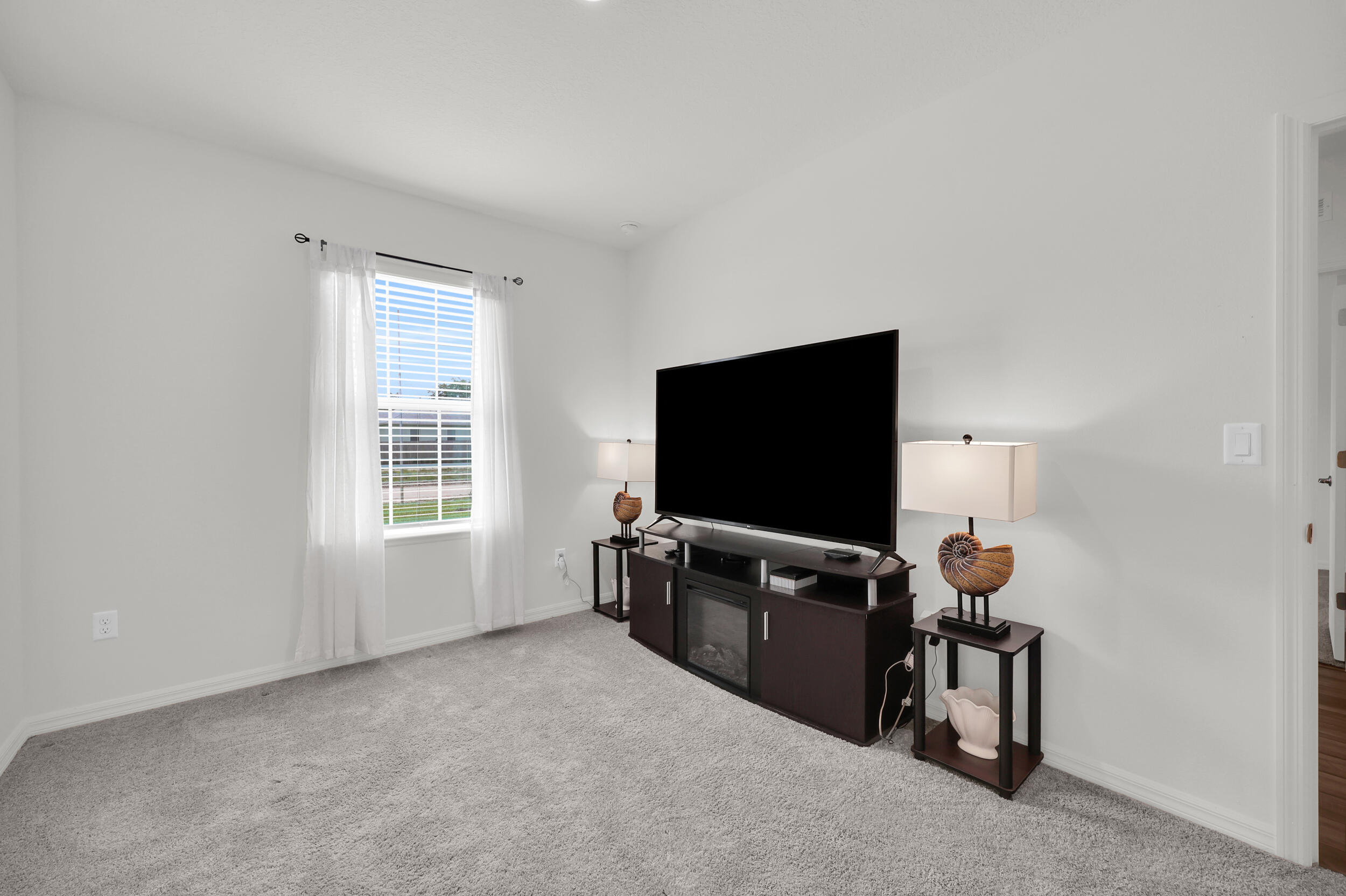 VERO LAKE ESTATES UNIT E - Residential