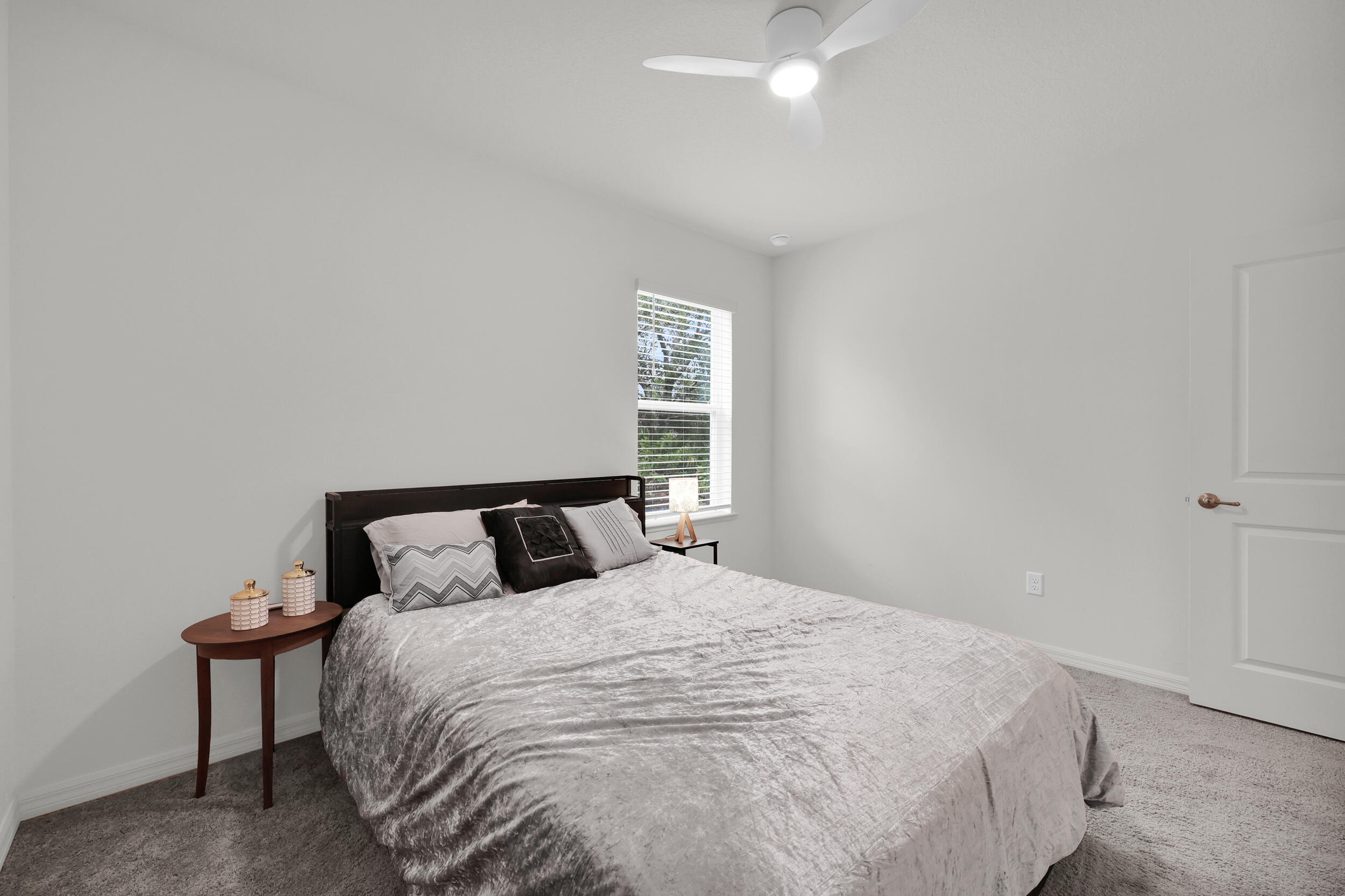 VERO LAKE ESTATES UNIT E - Residential