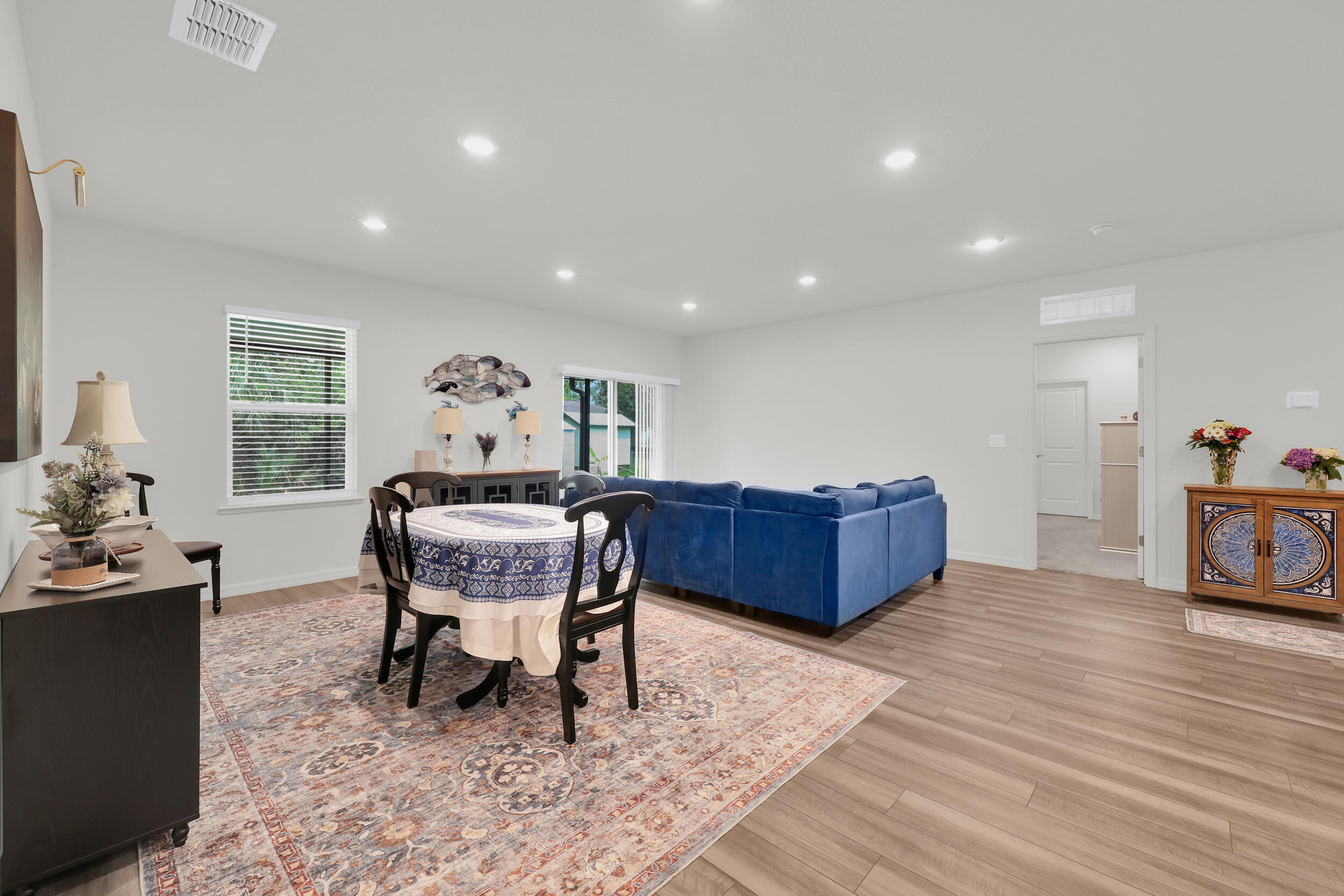 VERO LAKE ESTATES UNIT E - Residential