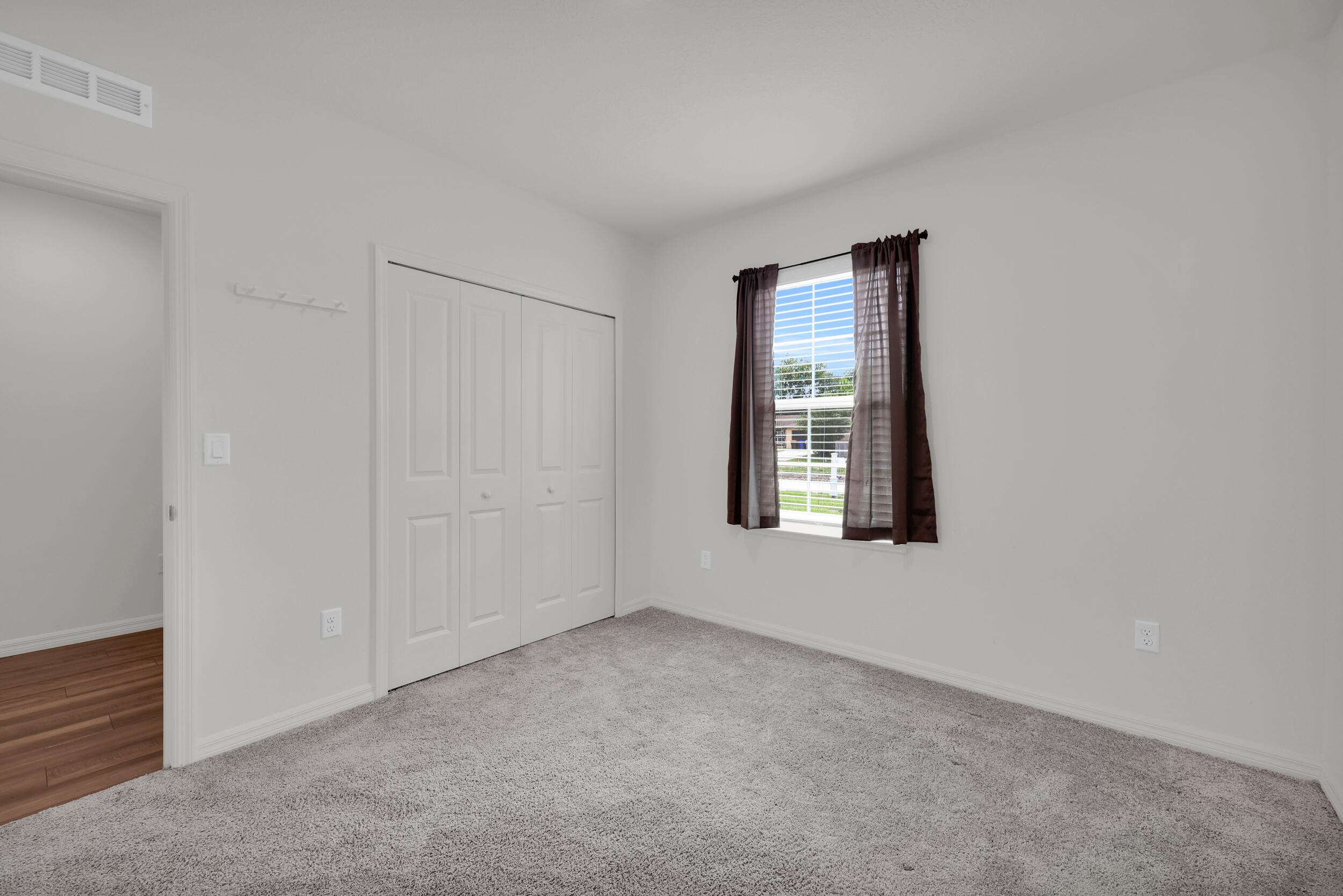 VERO LAKE ESTATES UNIT E - Residential