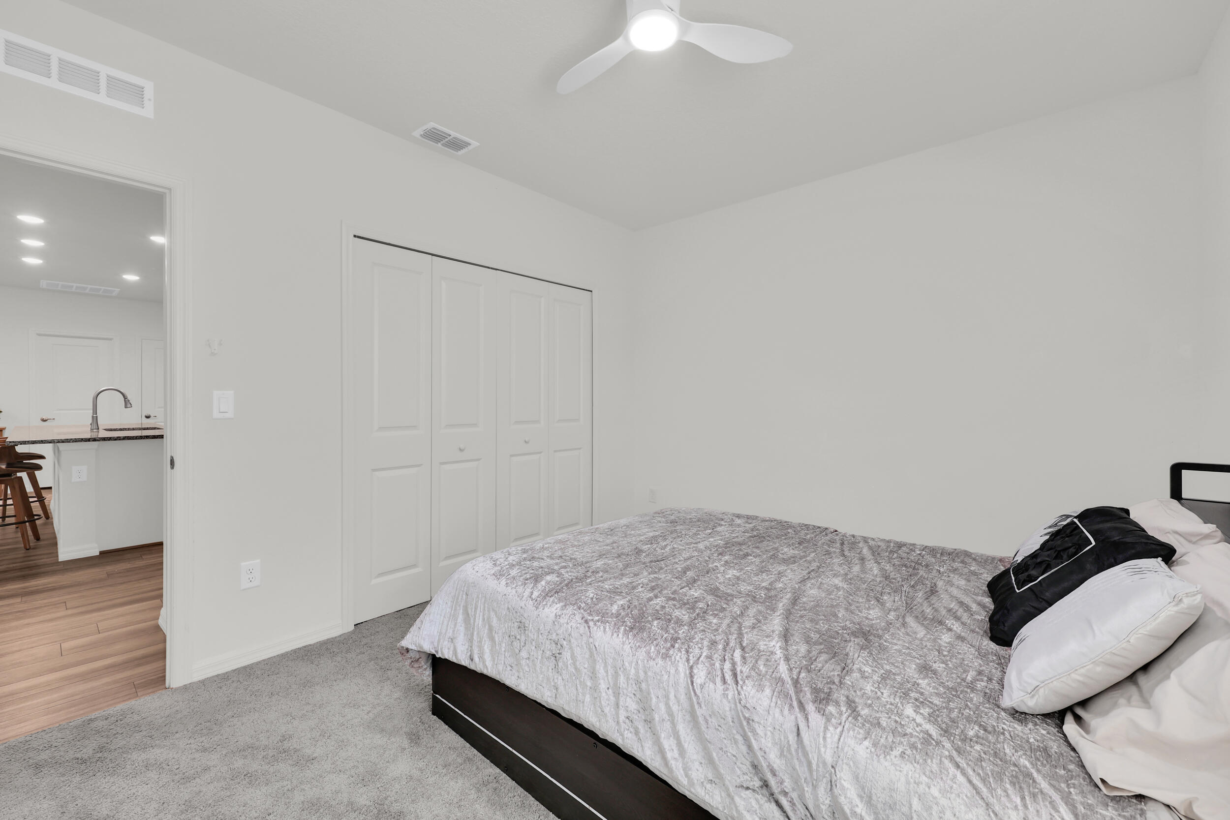 VERO LAKE ESTATES UNIT E - Residential