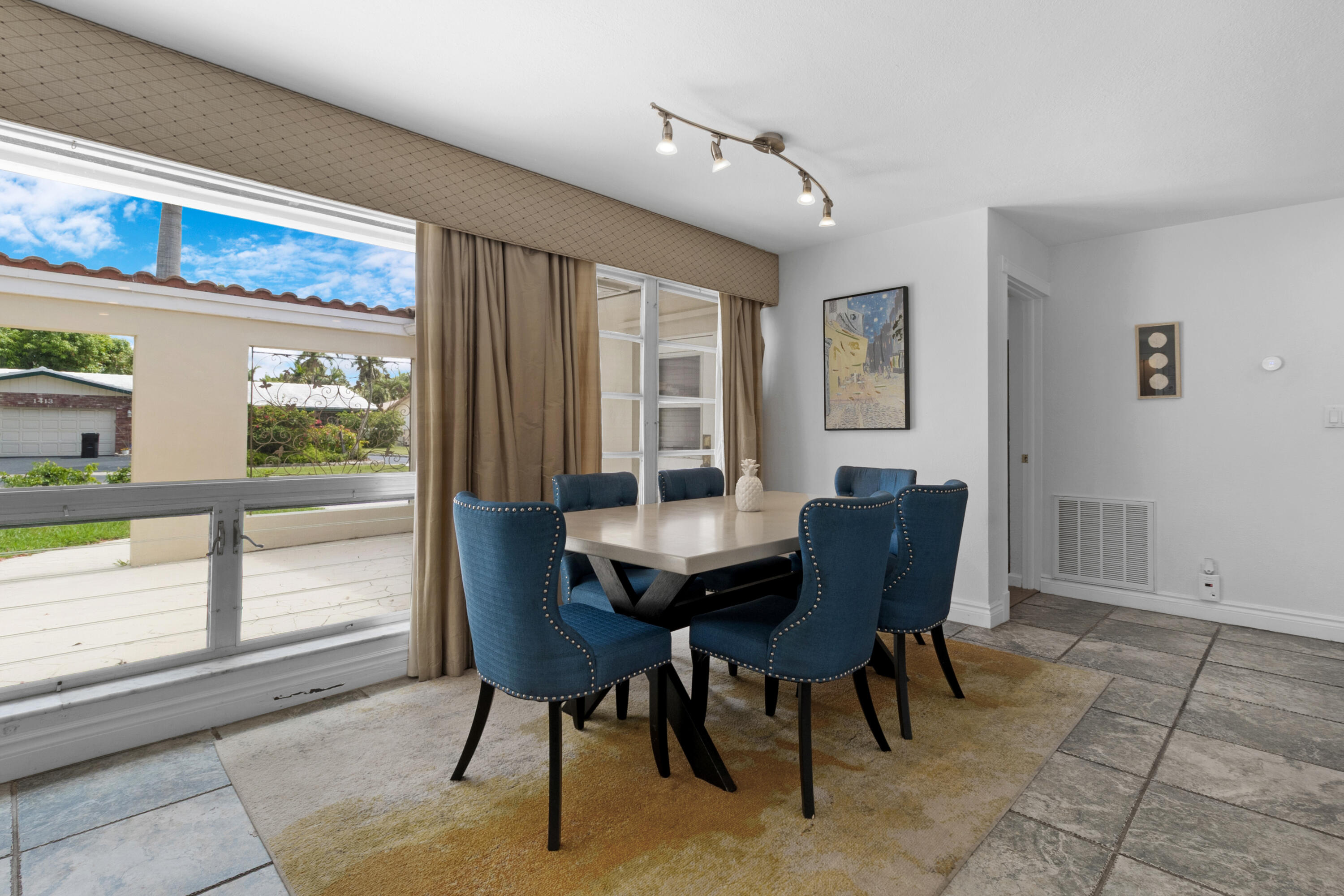 CORAL RIDGE ISLES - Residential