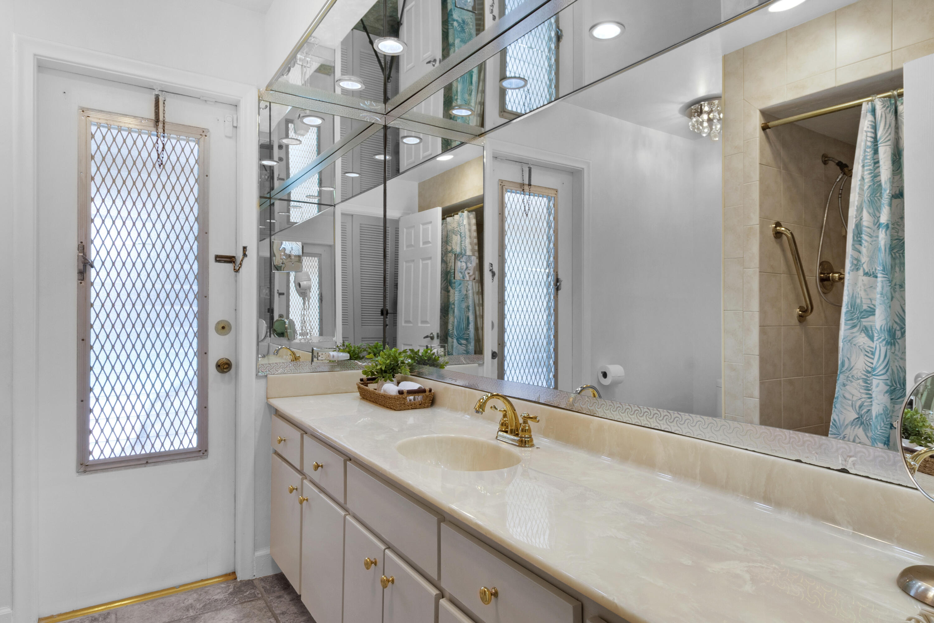 CORAL RIDGE ISLES - Residential