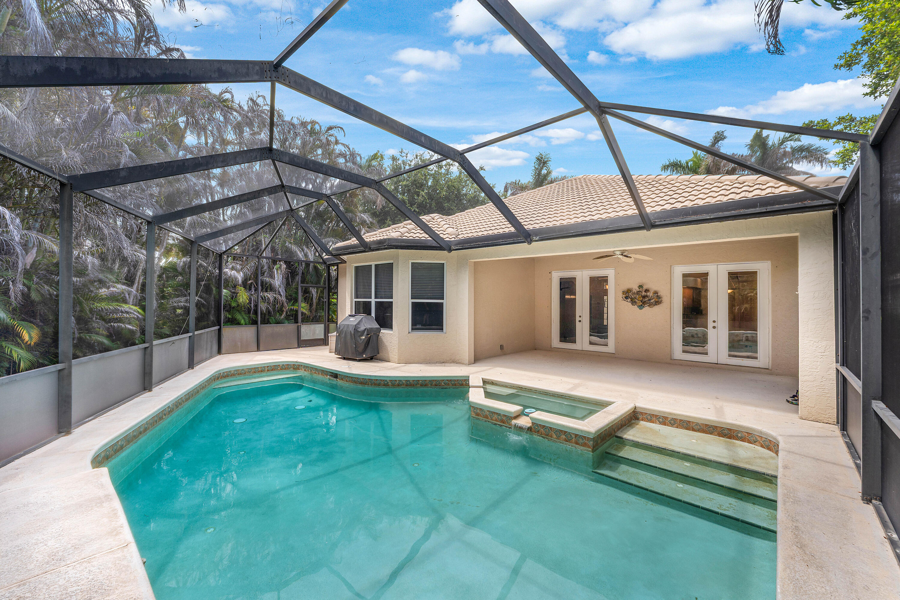 JENSEN BEACH COUNTRY CLUB - Residential