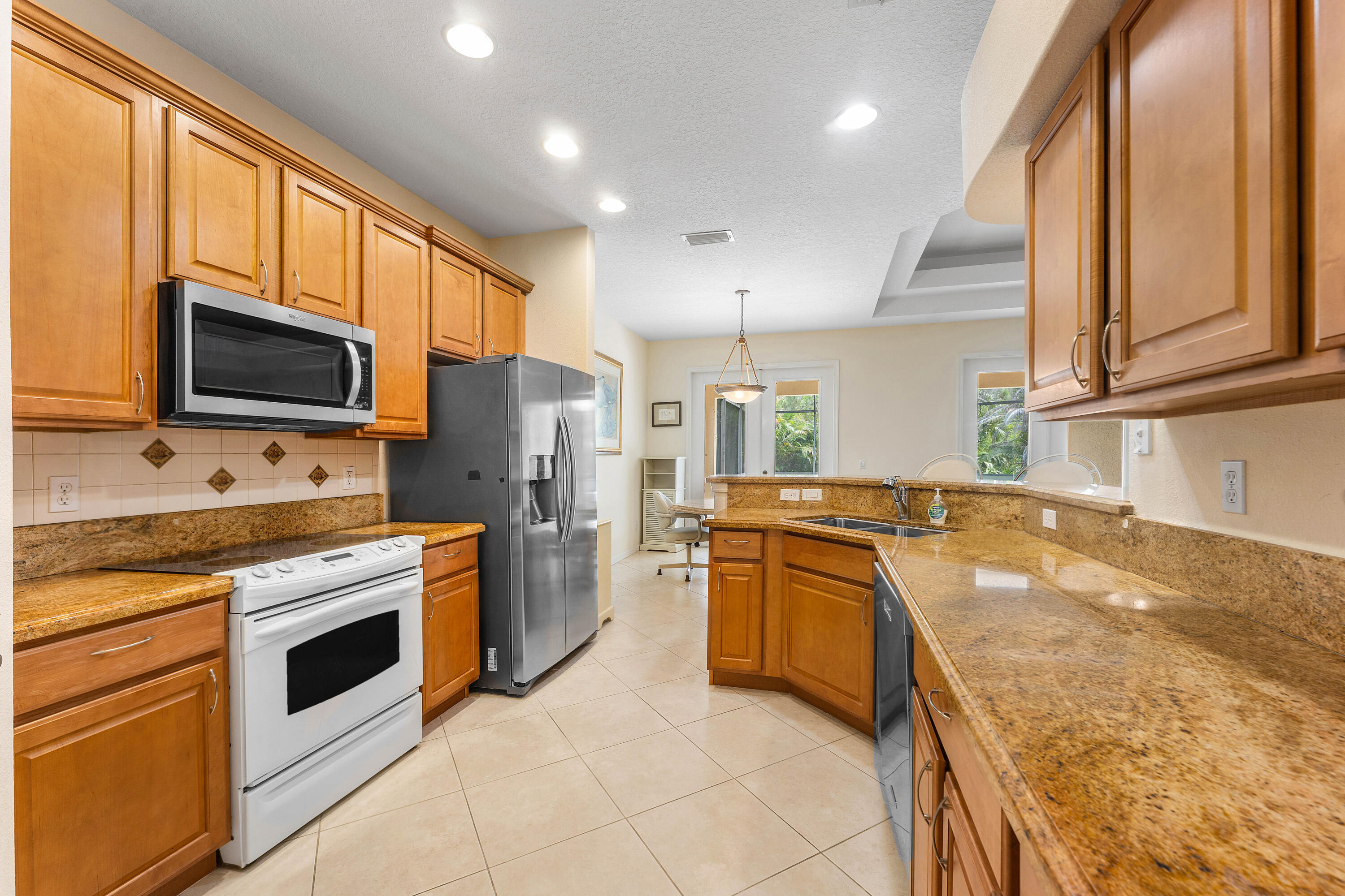 JENSEN BEACH COUNTRY CLUB - Residential