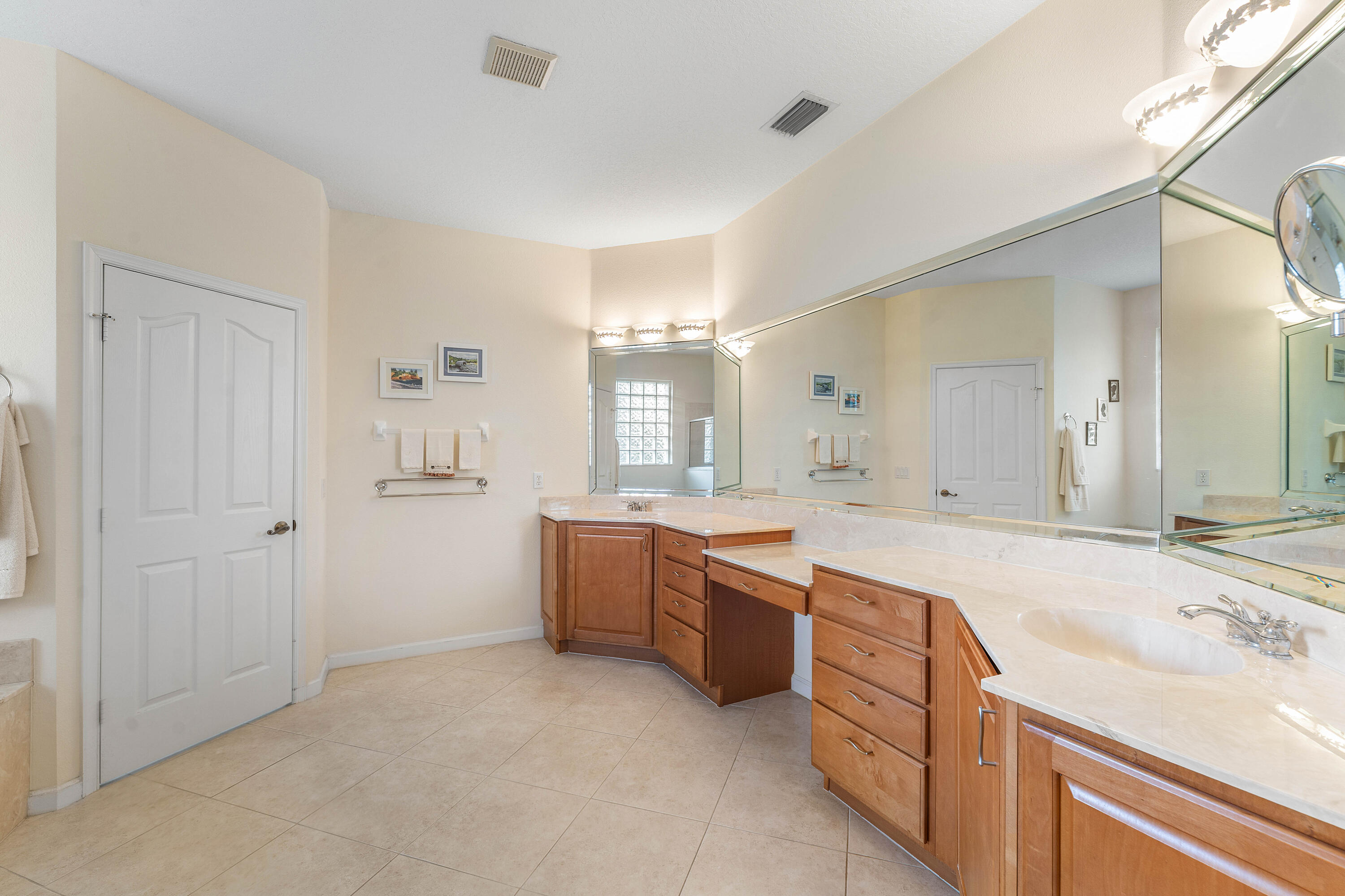 JENSEN BEACH COUNTRY CLUB - Residential