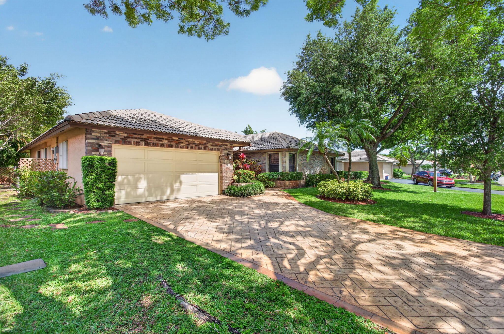 CYPRESS RUN - Residential