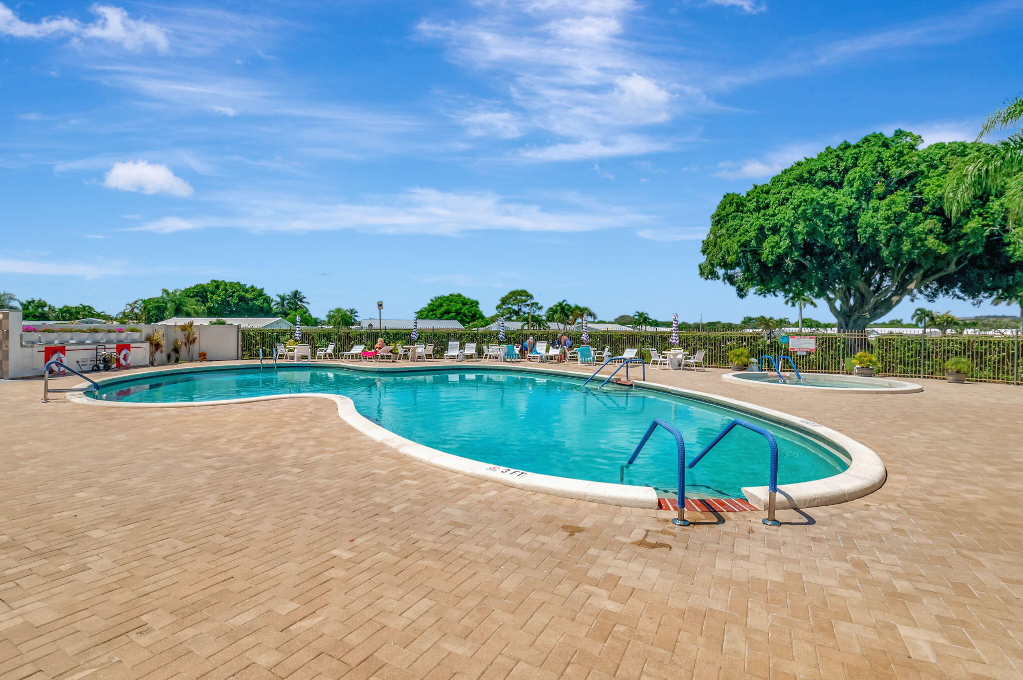 PALM BEACH LEISUREVILLE SEC 8 - Residential