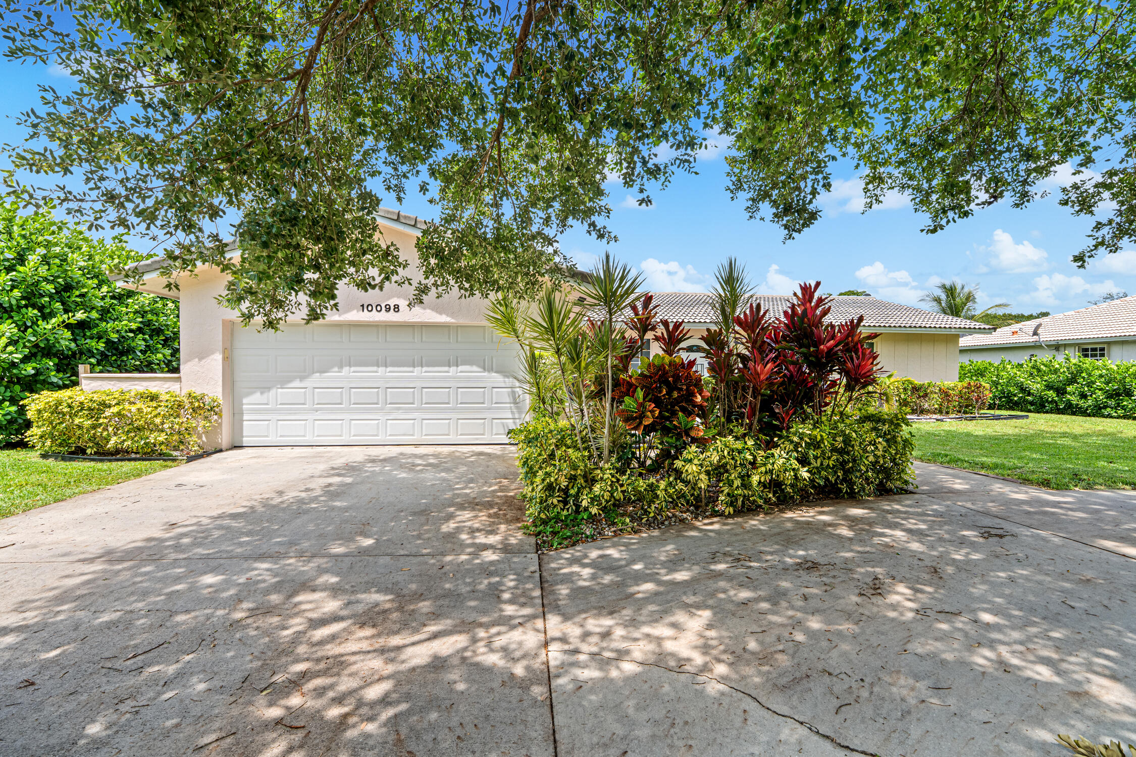 MAPLEWOOD - Residential