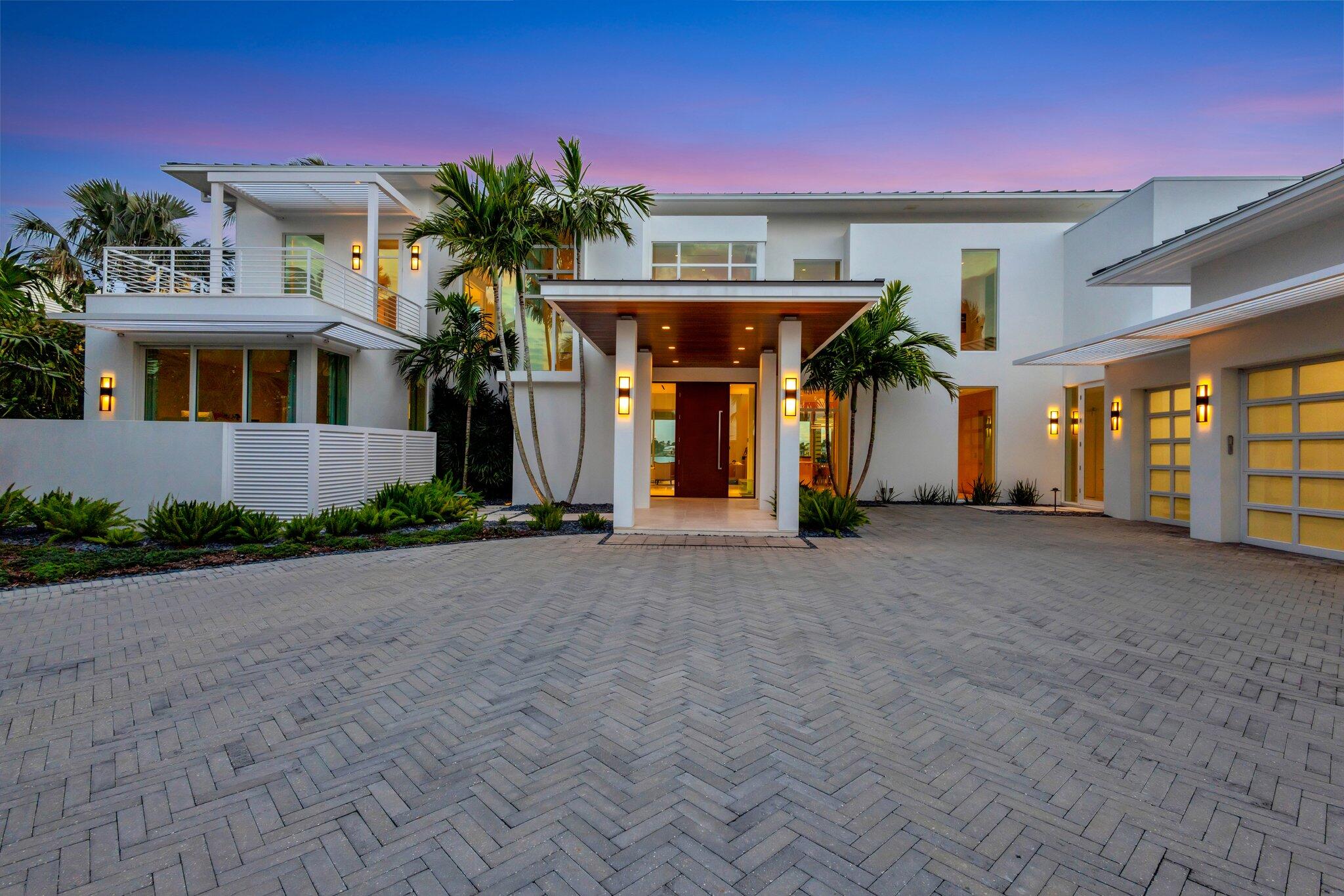 SAILFISH POINT - Residential