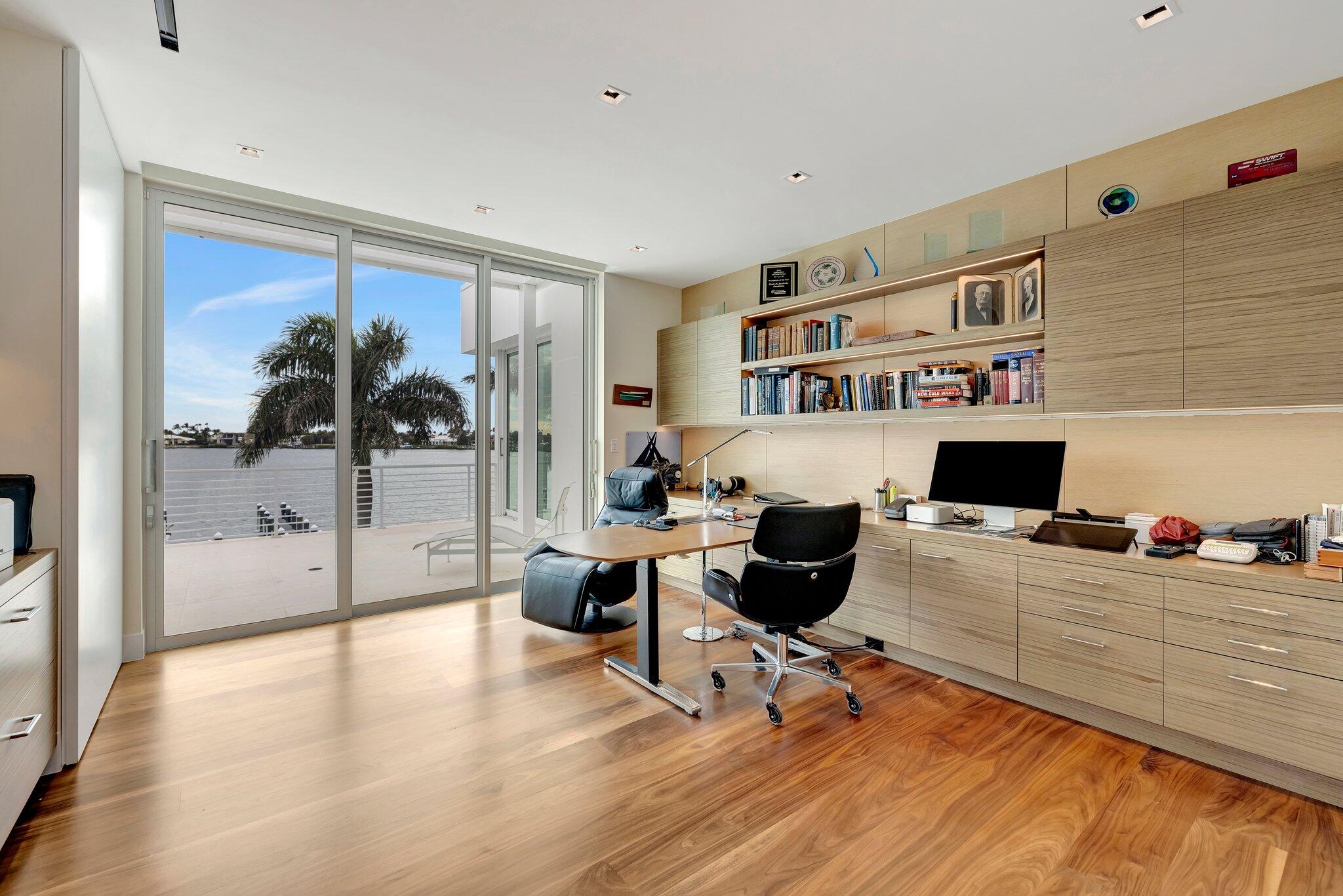 SAILFISH POINT - Residential