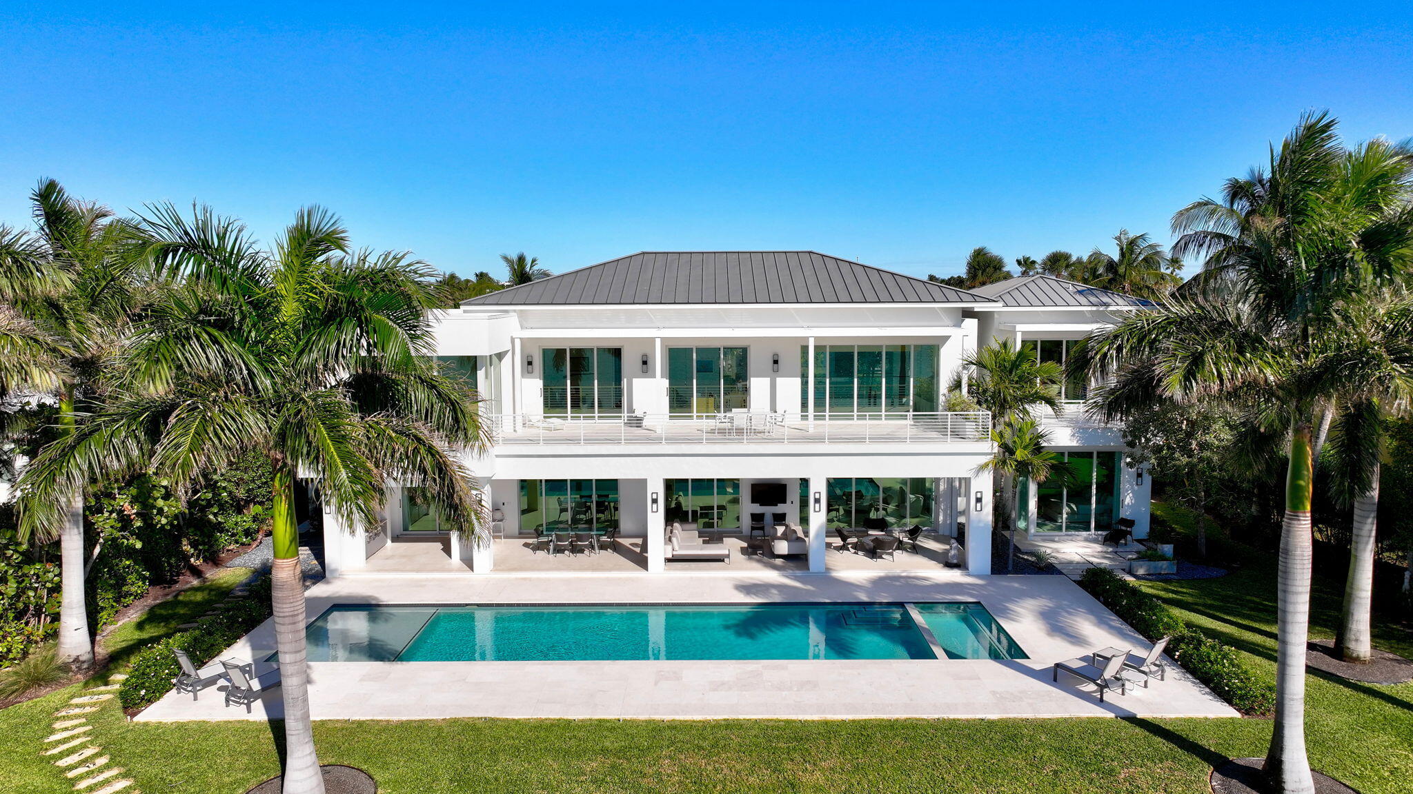 SAILFISH POINT - Residential