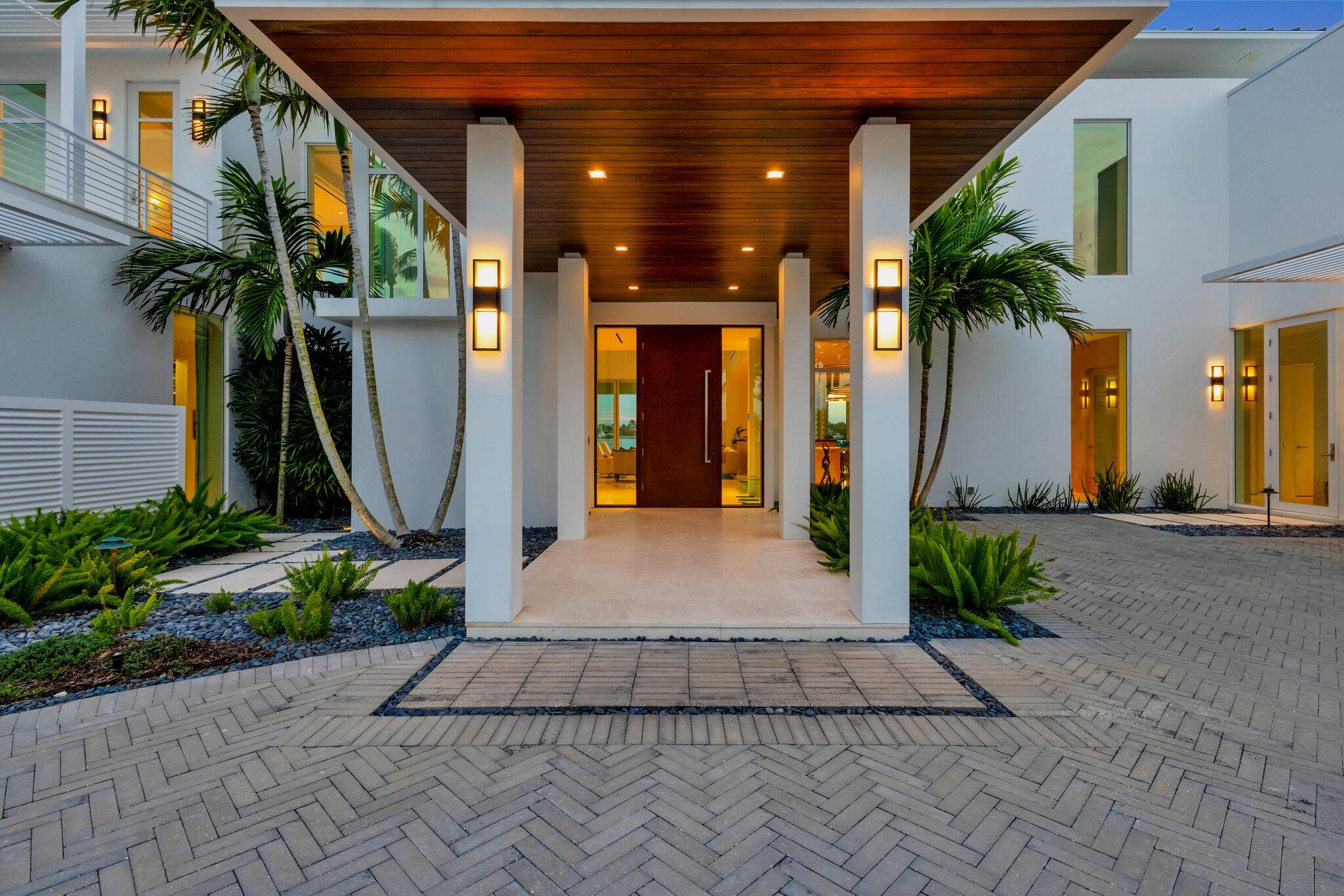 SAILFISH POINT - Residential