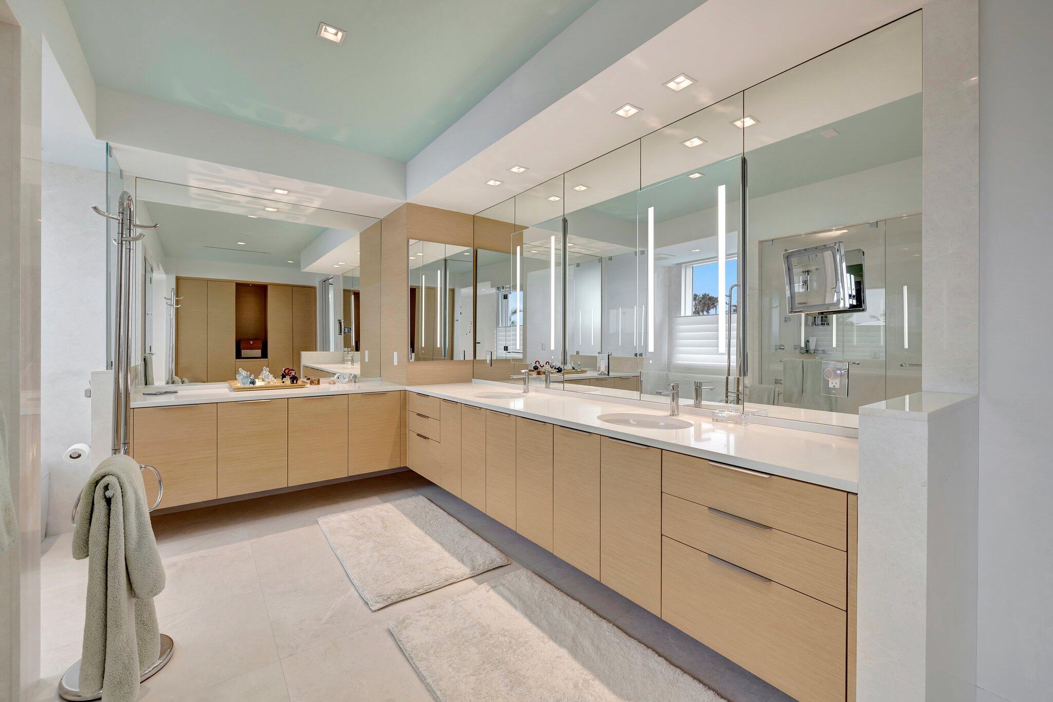SAILFISH POINT - Residential