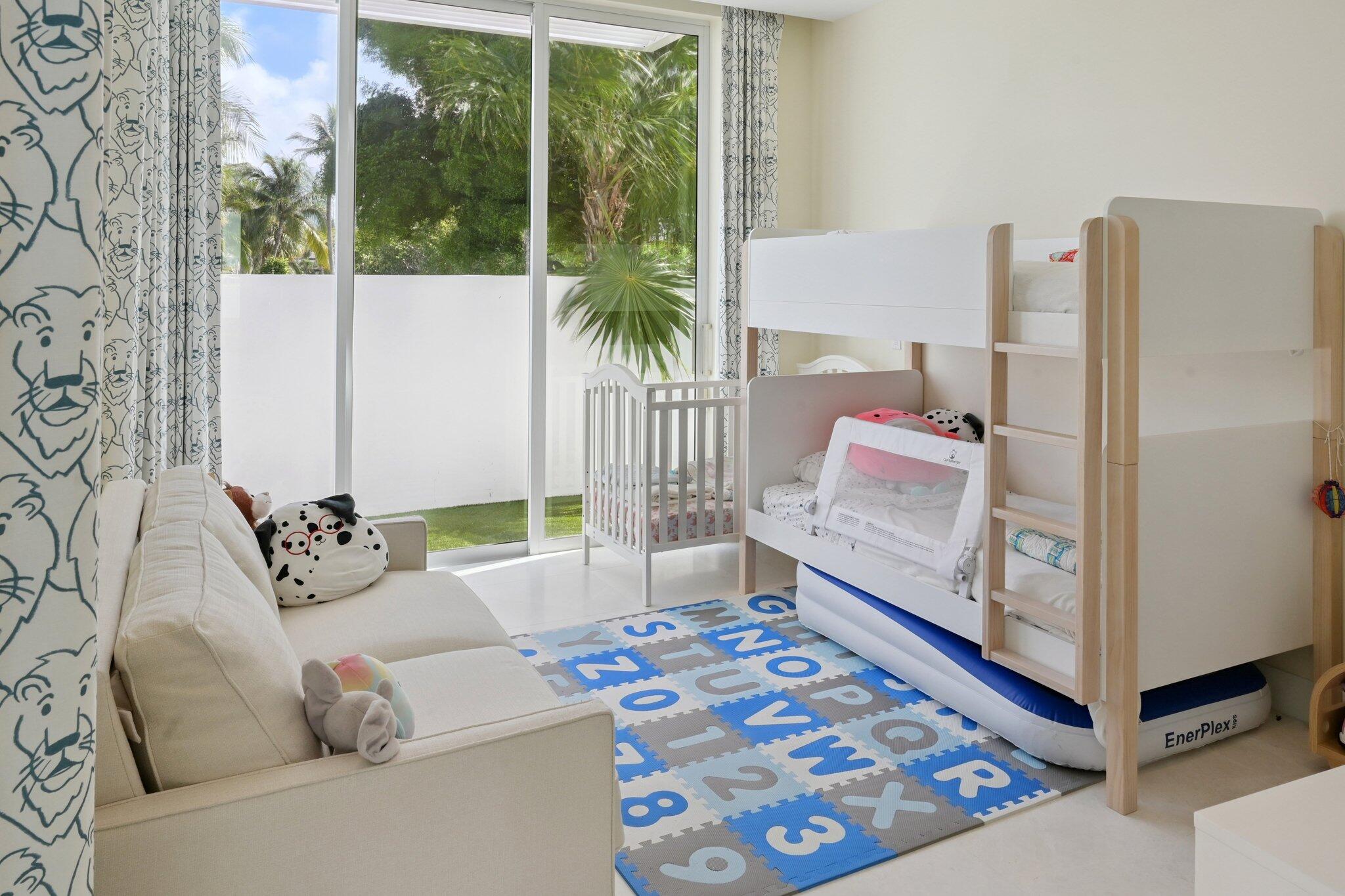 SAILFISH POINT - Residential