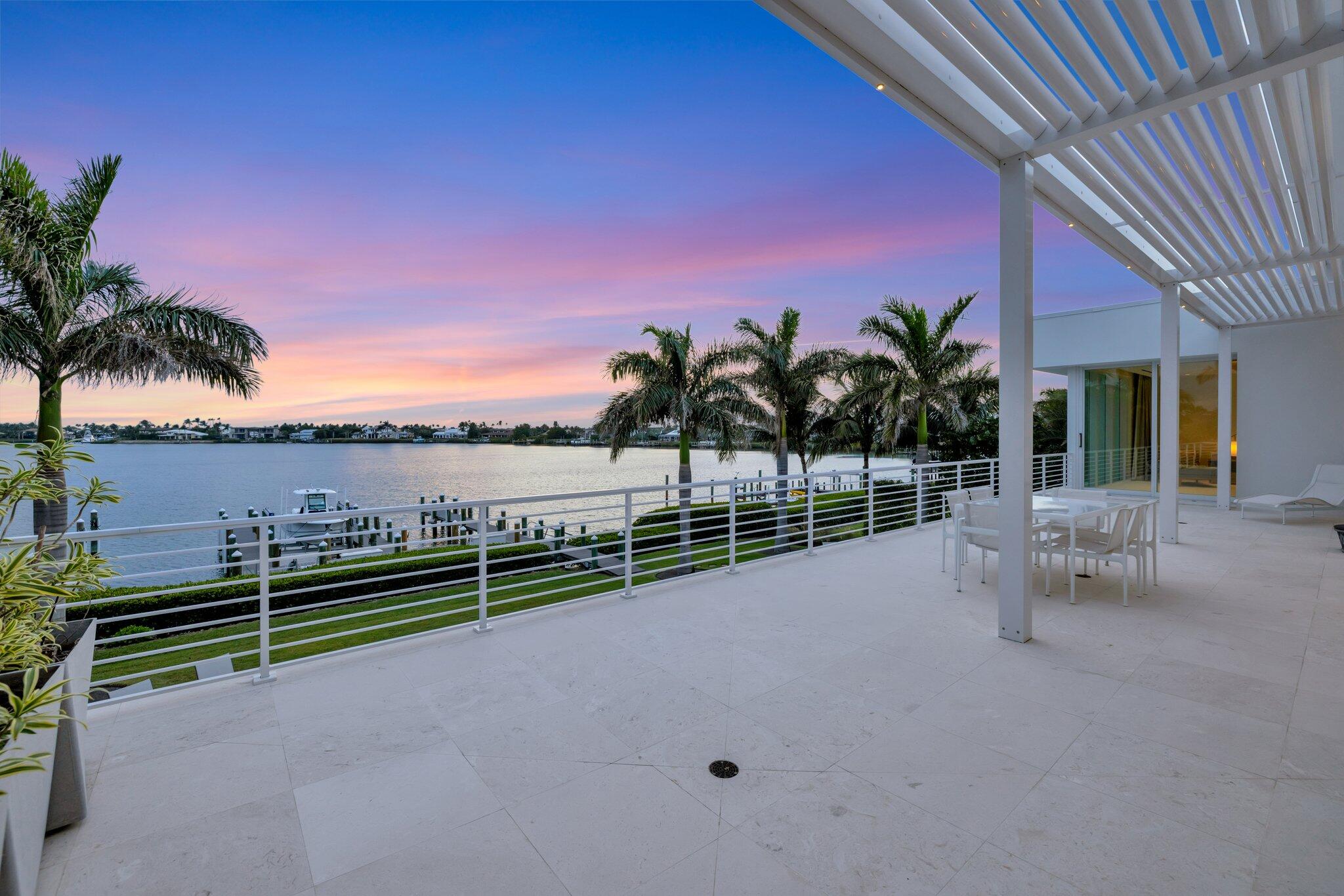 SAILFISH POINT - Residential