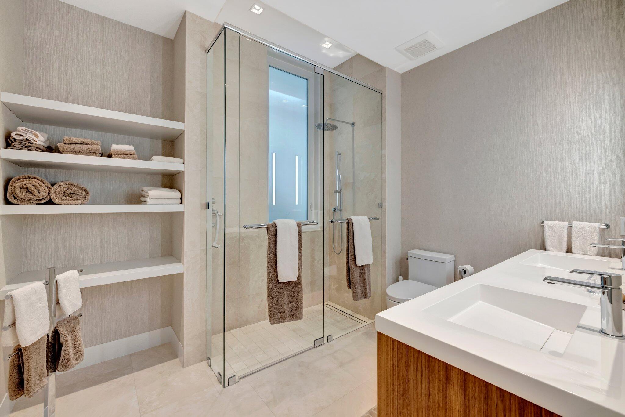 SAILFISH POINT - Residential