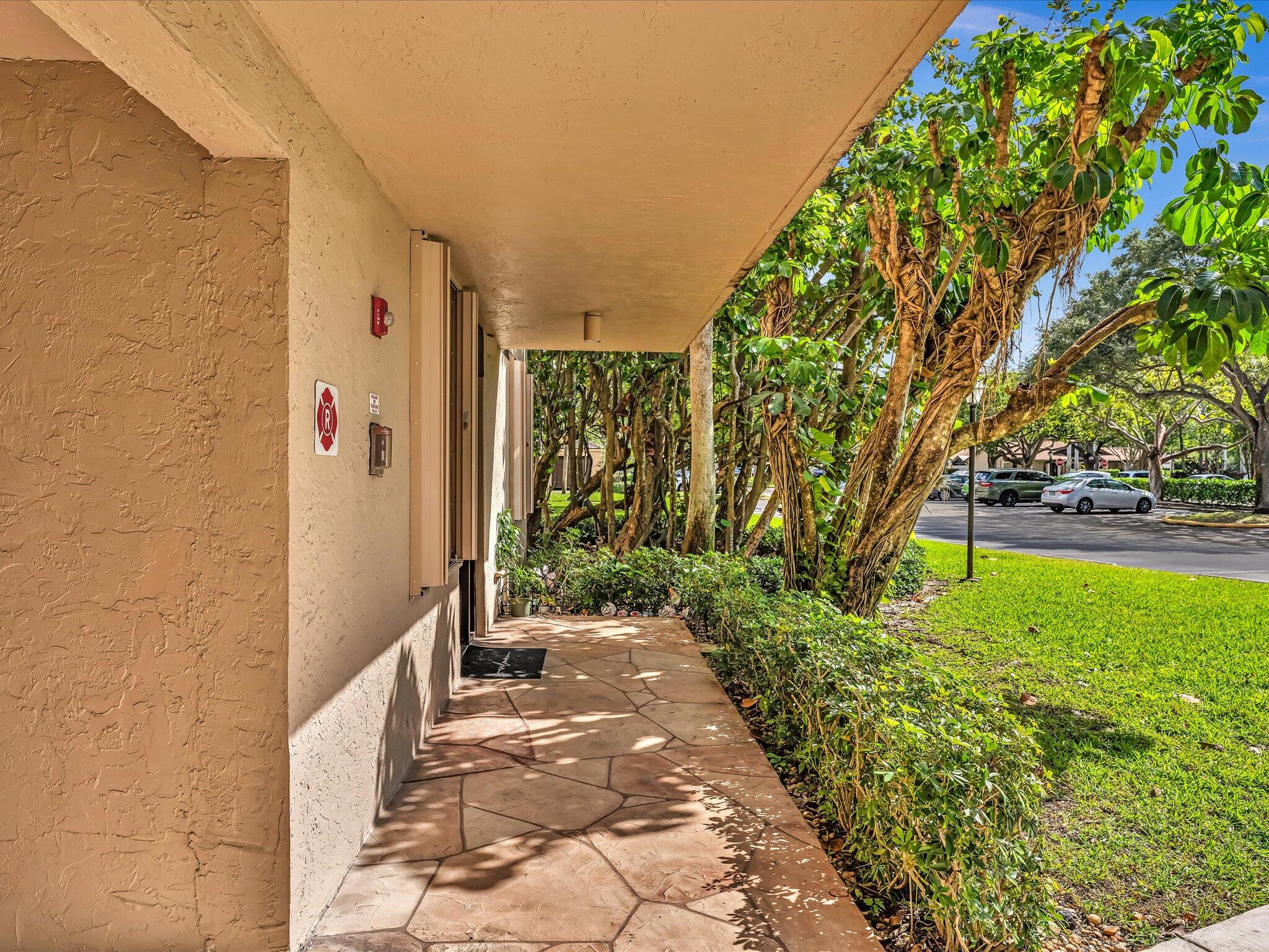 APPLEWOOD VILLAGE I-A CONDO - Residential