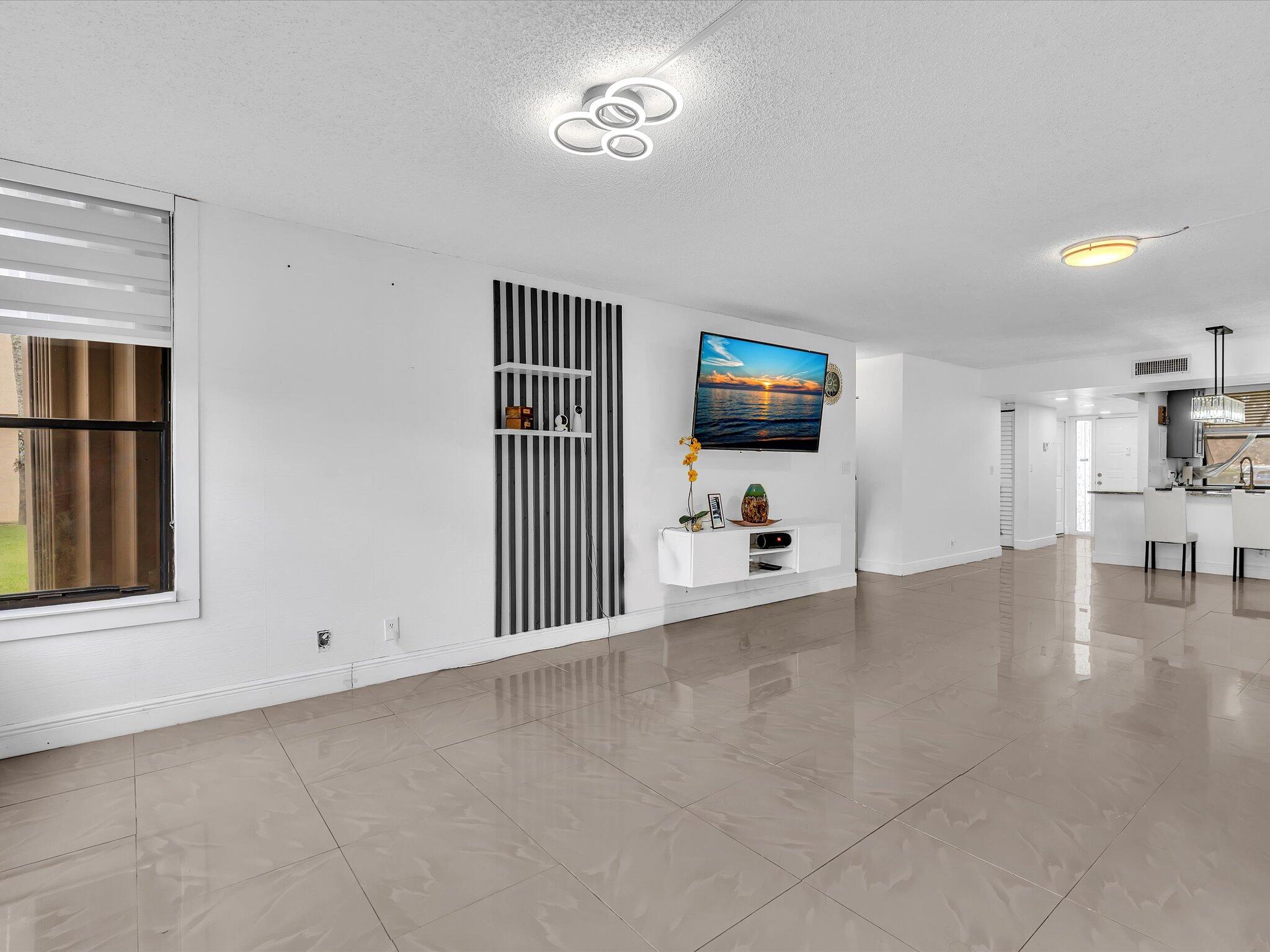 APPLEWOOD VILLAGE I-A CONDO - Residential