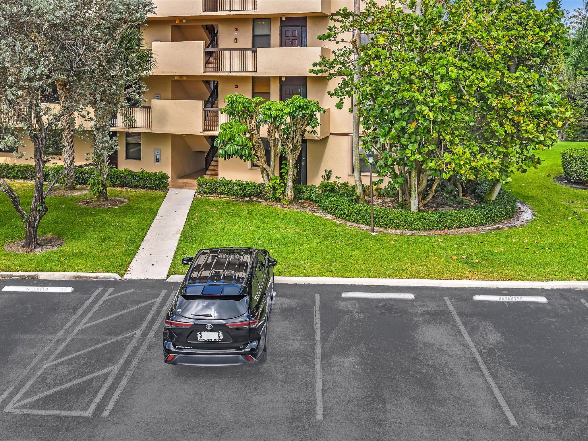 APPLEWOOD VILLAGE I-A CONDO - Residential