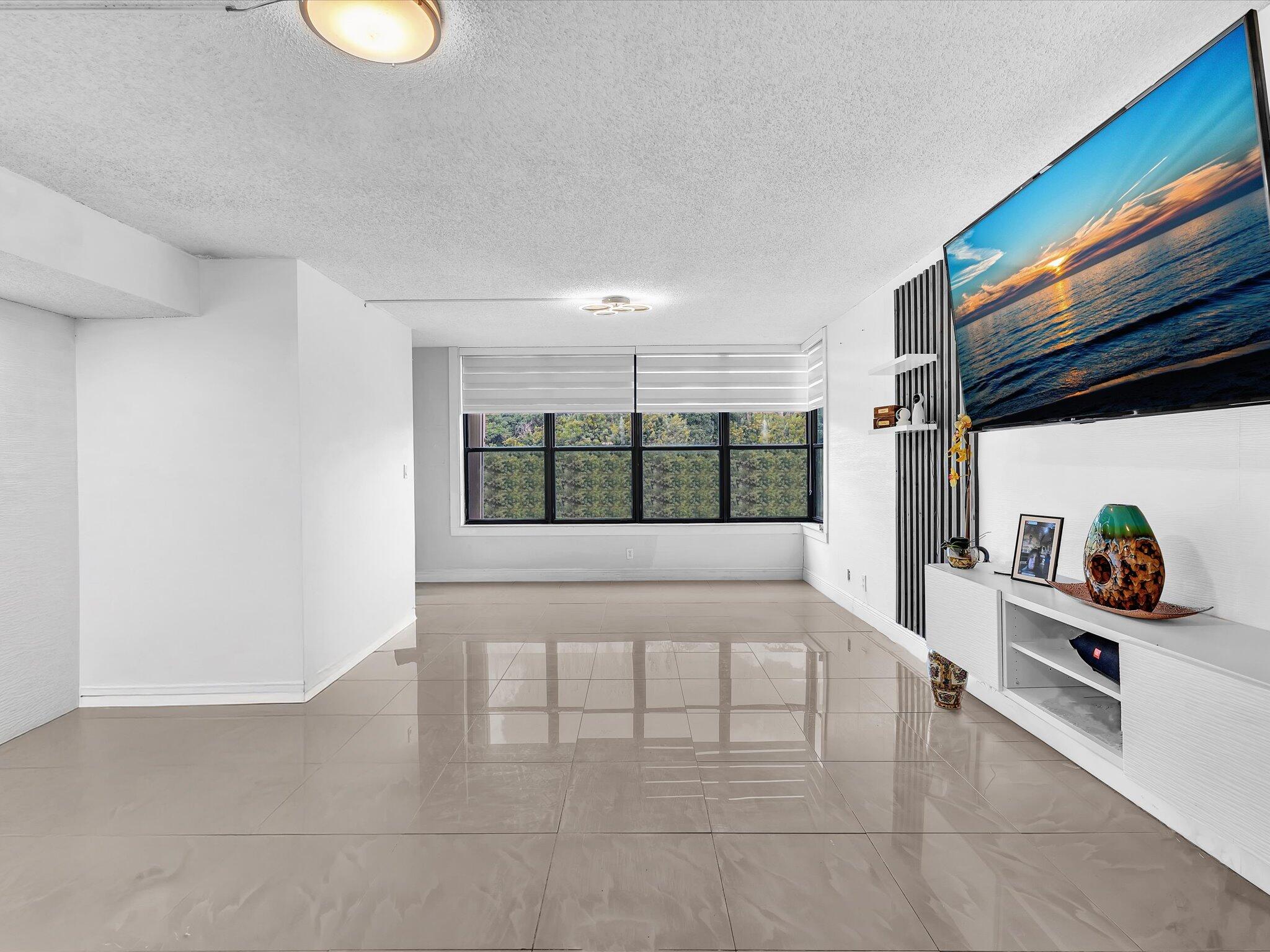 APPLEWOOD VILLAGE I-A CONDO - Residential