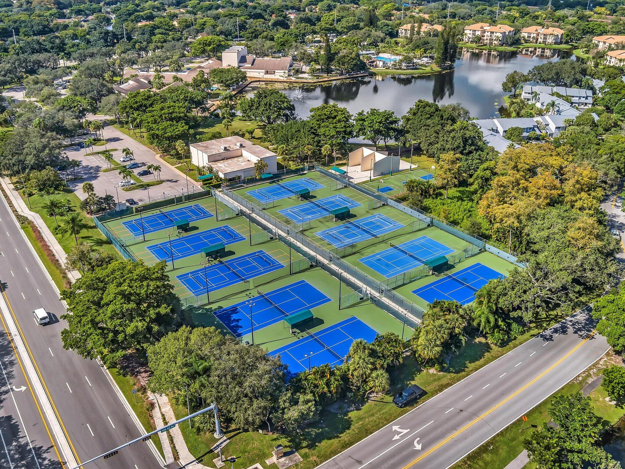 APPLEWOOD VILLAGE I-A CONDO - Residential