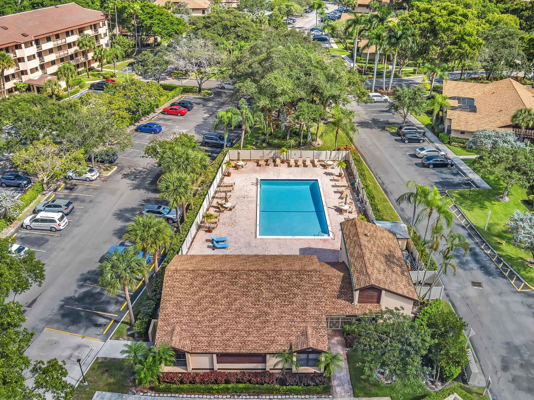 APPLEWOOD VILLAGE I-A CONDO - Residential