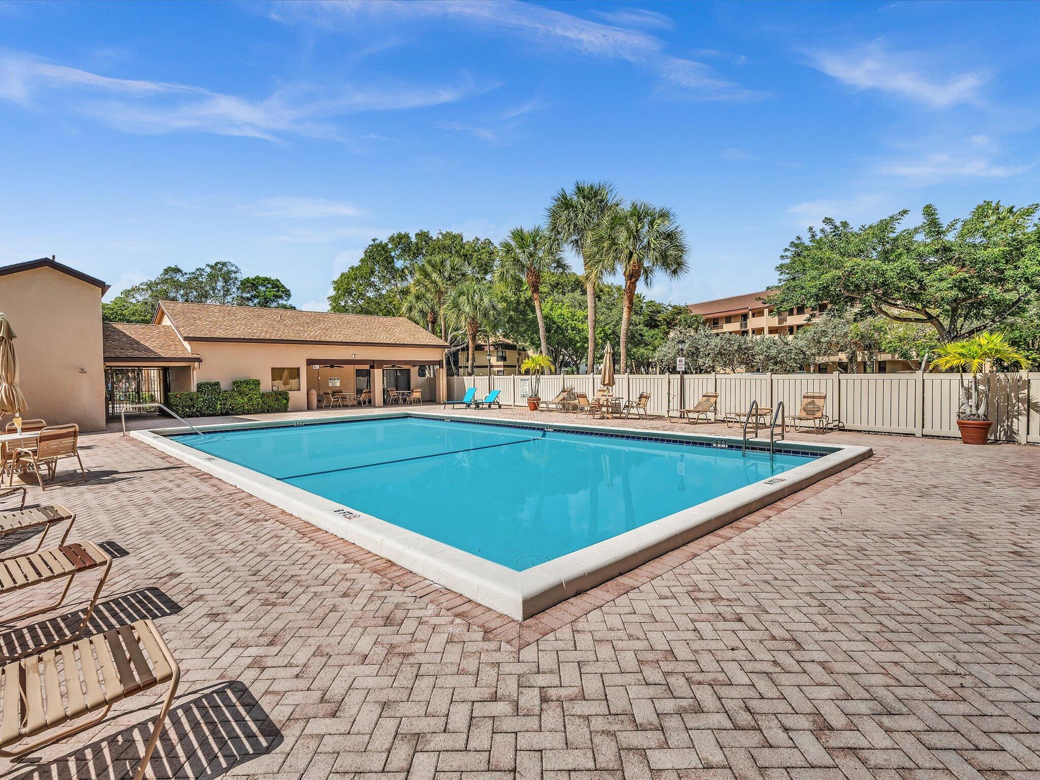 APPLEWOOD VILLAGE I-A CONDO - Residential