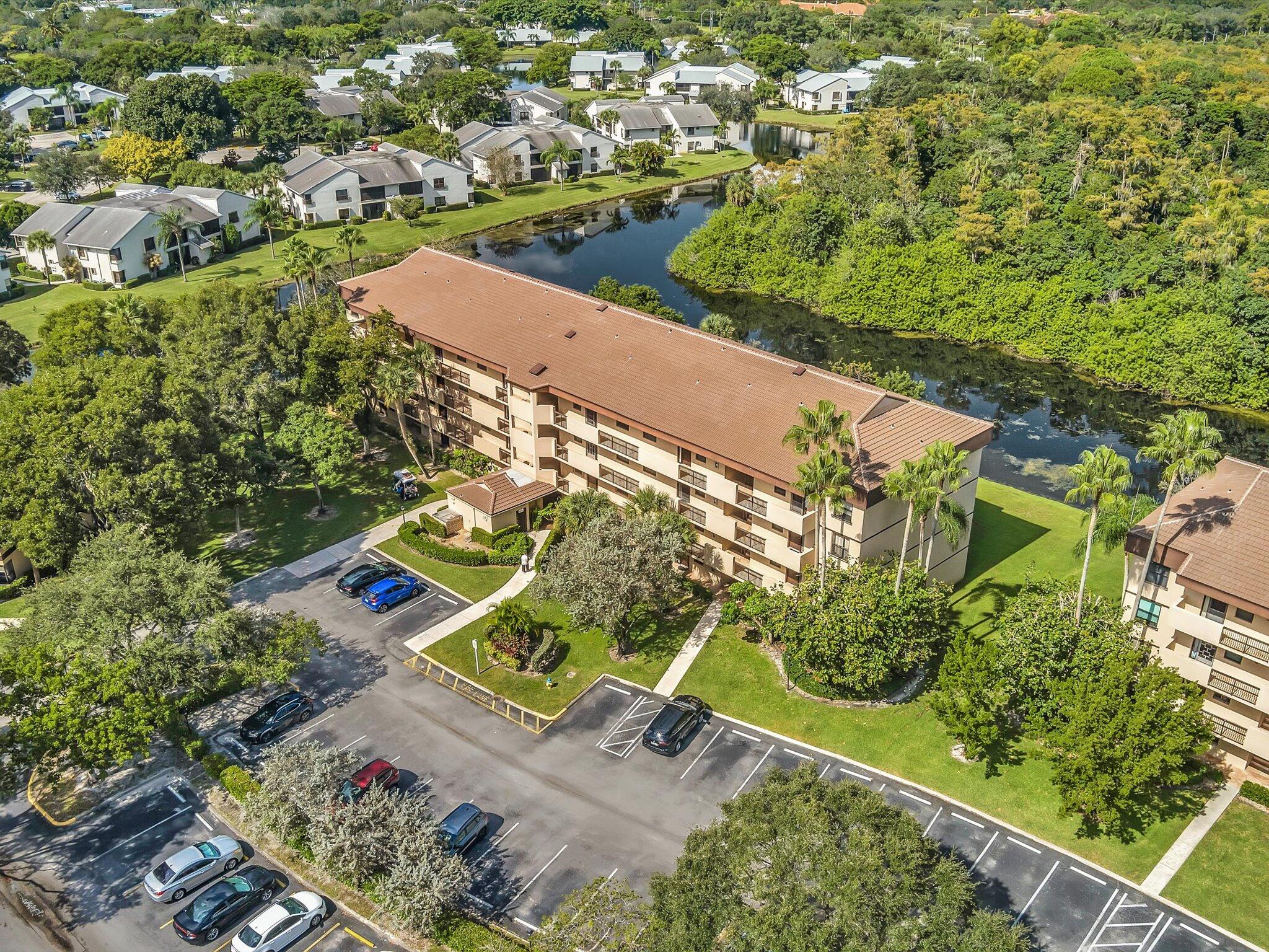 APPLEWOOD VILLAGE I-A CONDO - Residential