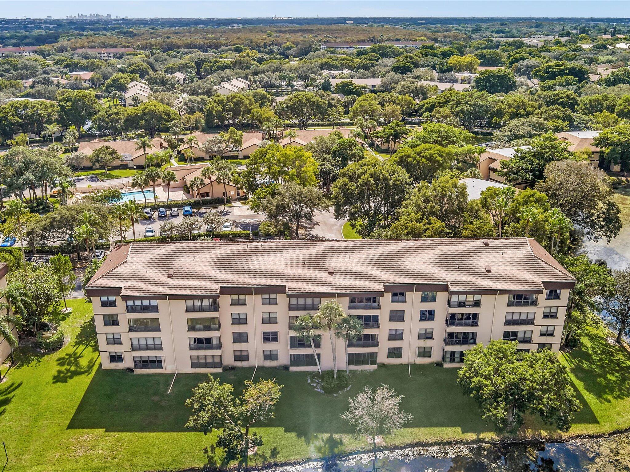 APPLEWOOD VILLAGE I-A CONDO - Residential