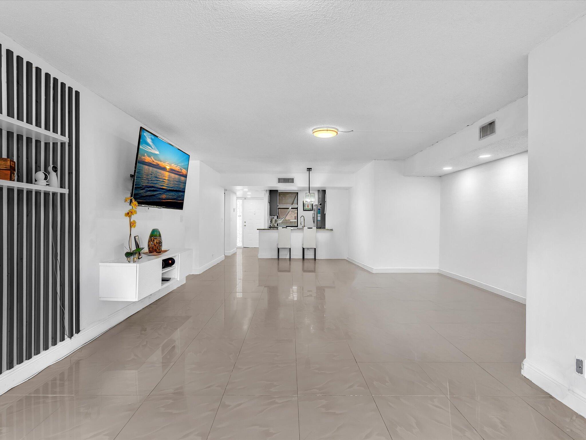 APPLEWOOD VILLAGE I-A CONDO - Residential