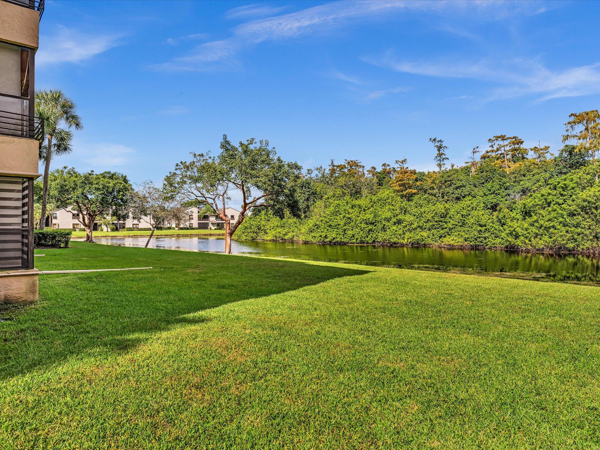 APPLEWOOD VILLAGE I-A CONDO - Residential