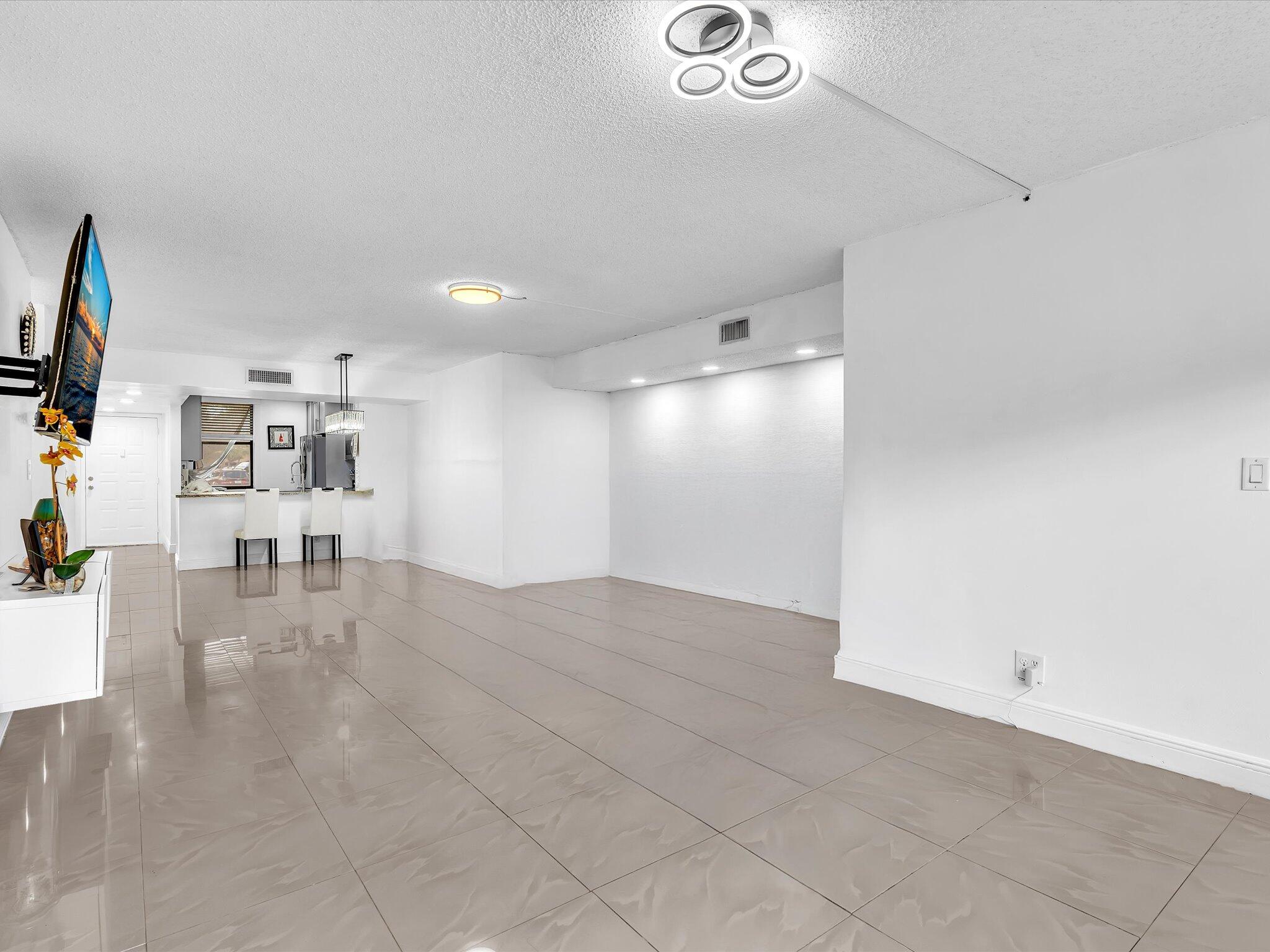 APPLEWOOD VILLAGE I-A CONDO - Residential