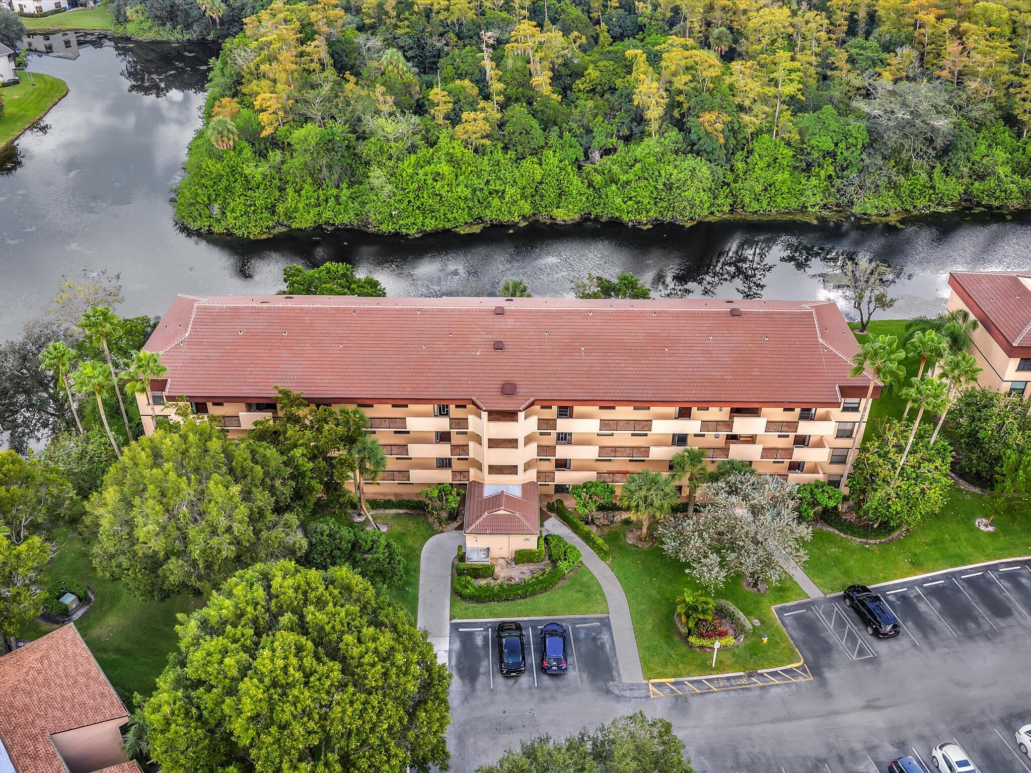 APPLEWOOD VILLAGE I-A CONDO - Residential