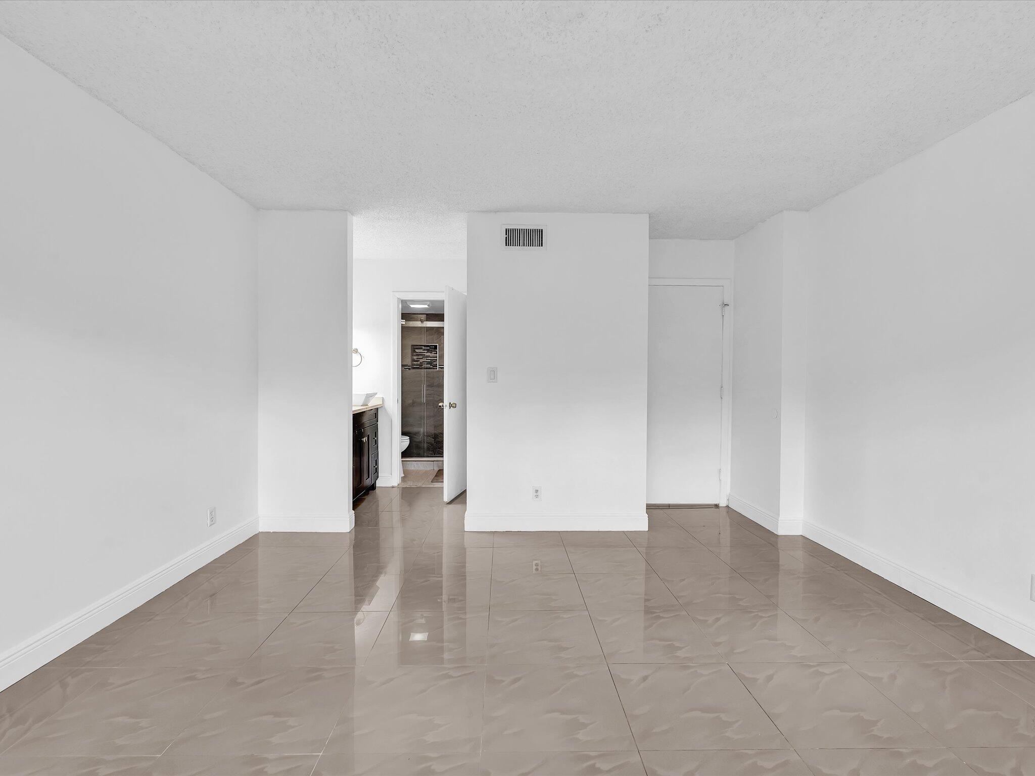 APPLEWOOD VILLAGE I-A CONDO - Residential