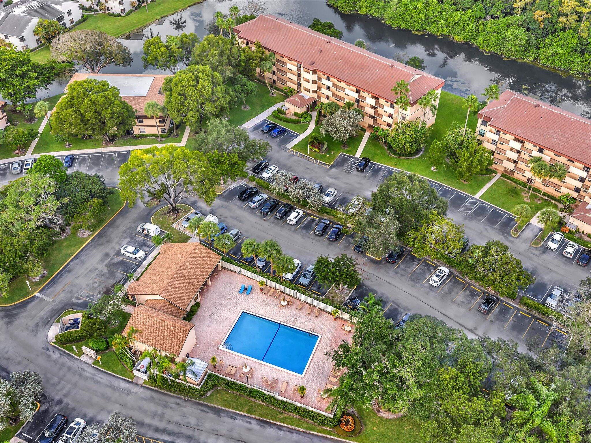 APPLEWOOD VILLAGE I-A CONDO - Residential