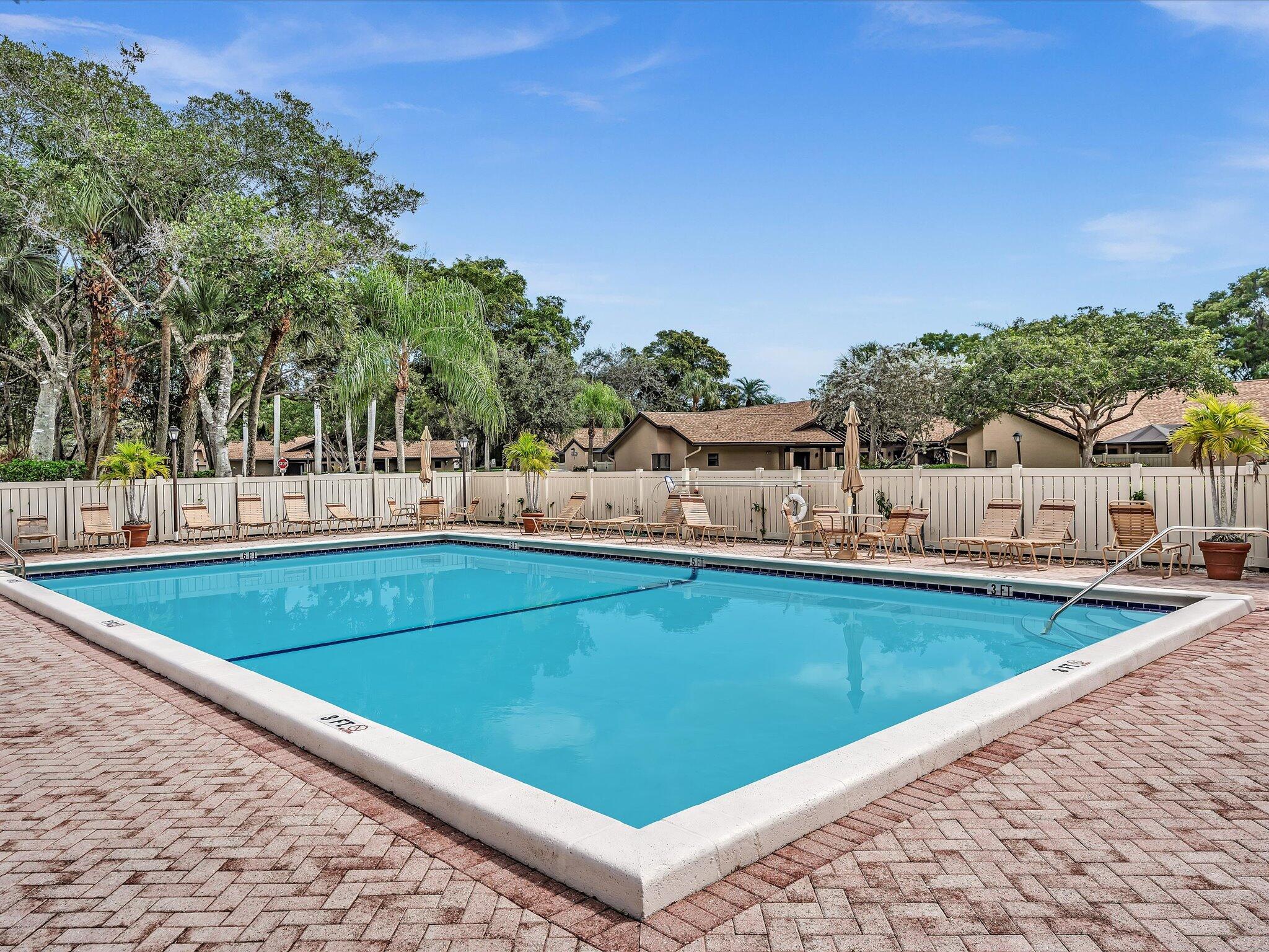 APPLEWOOD VILLAGE I-A CONDO - Residential
