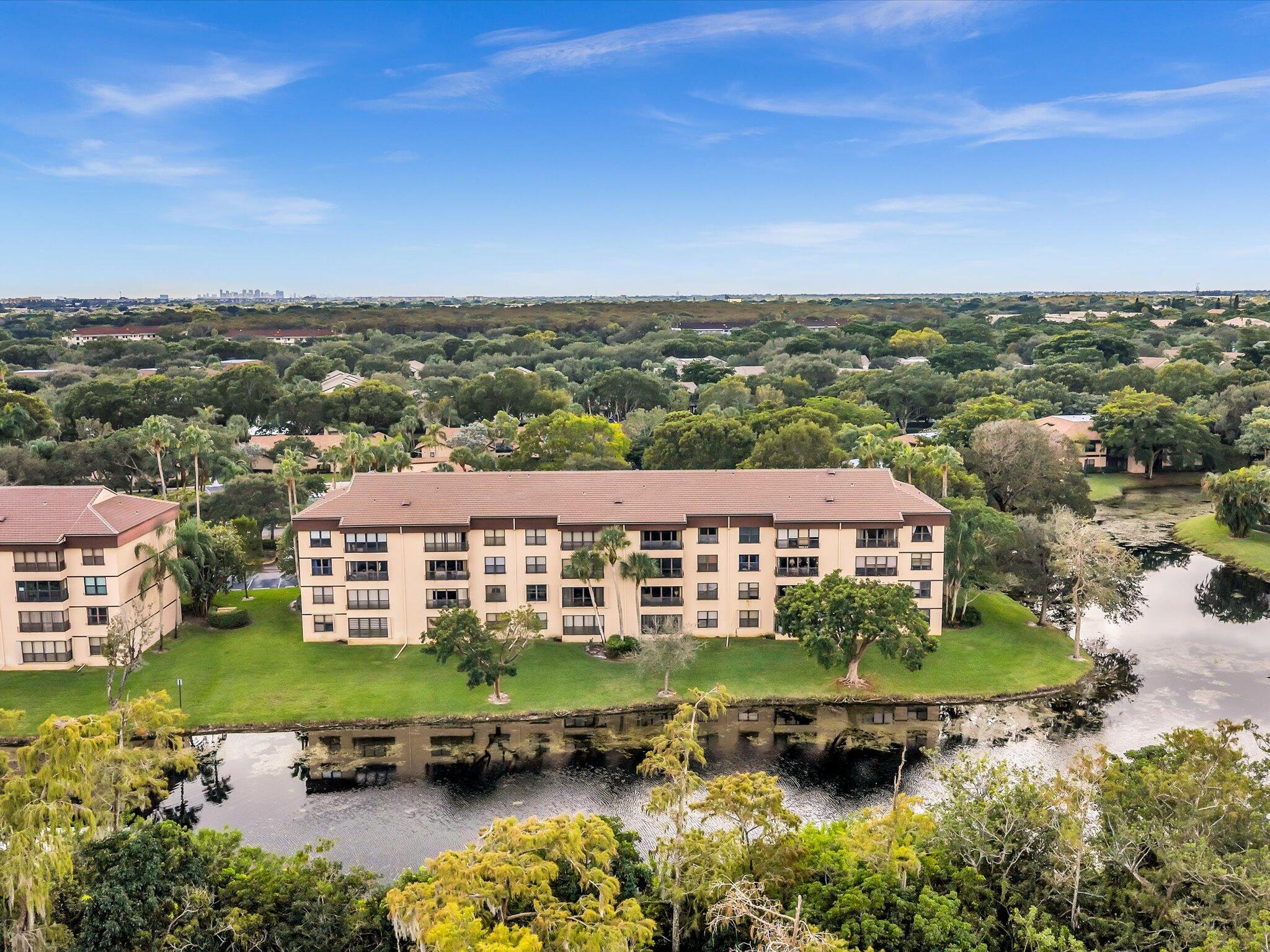 APPLEWOOD VILLAGE I-A CONDO - Residential