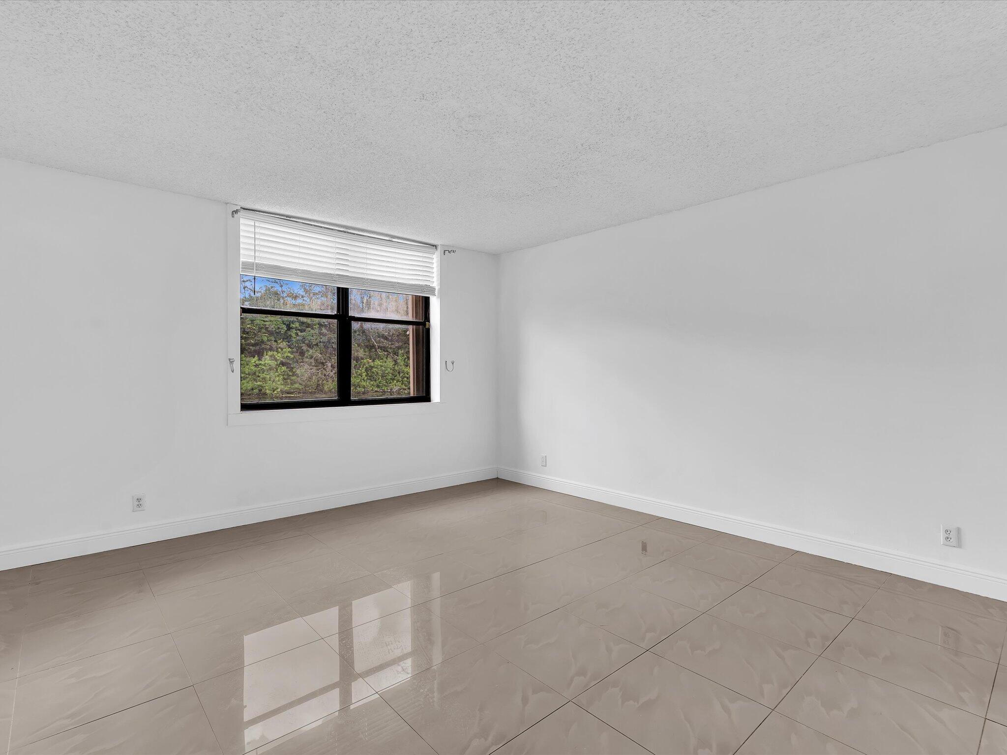APPLEWOOD VILLAGE I-A CONDO - Residential