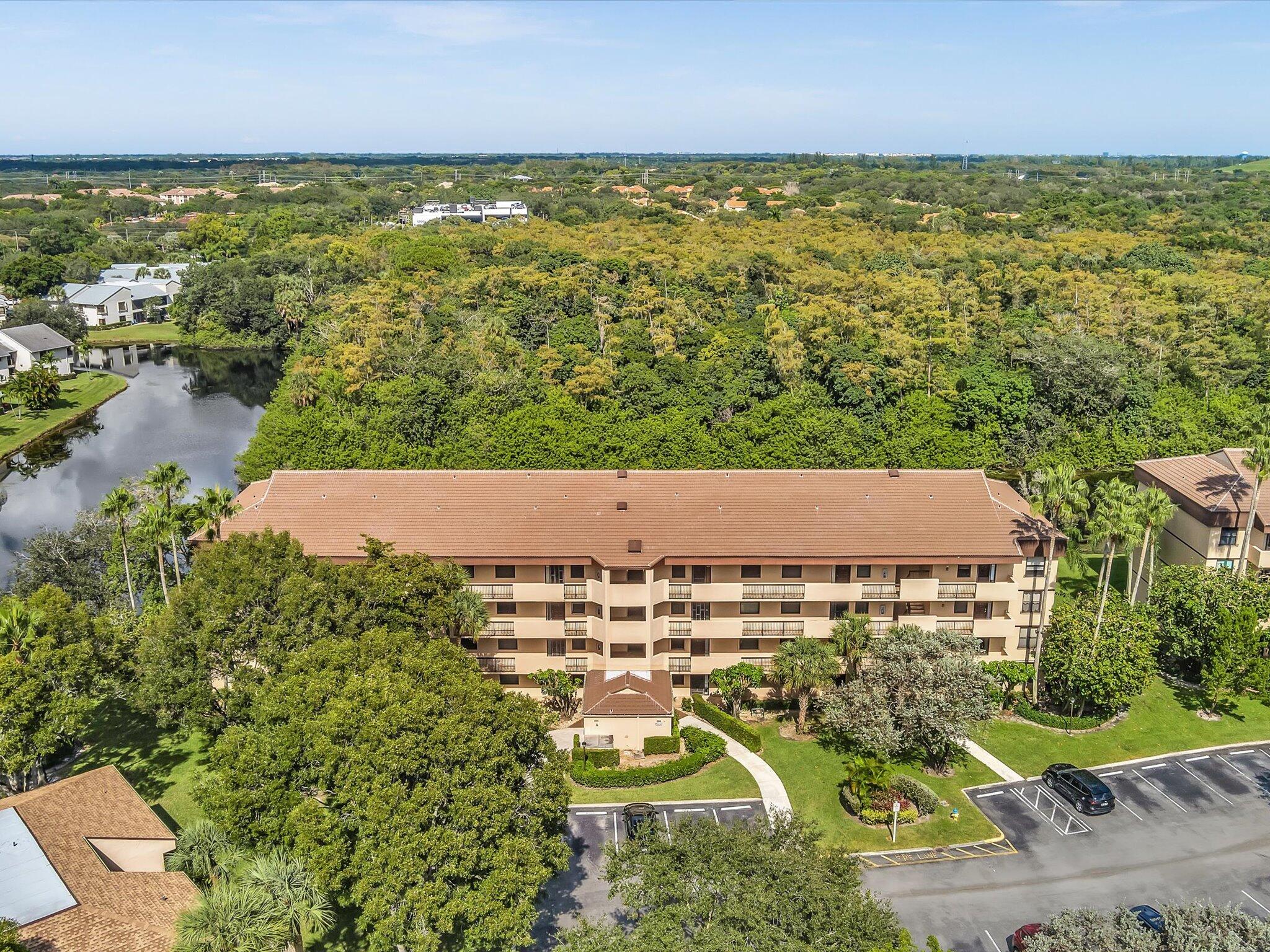 APPLEWOOD VILLAGE I-A CONDO - Residential