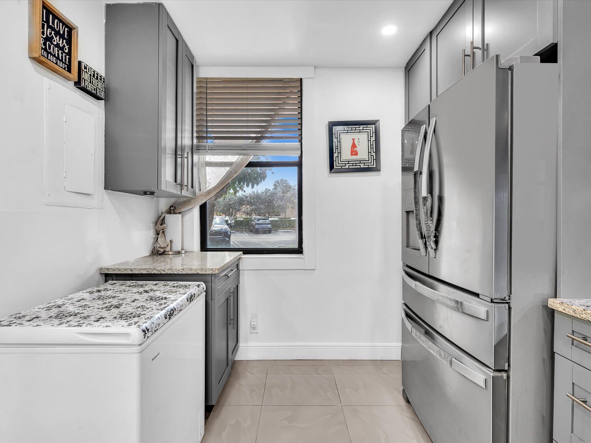 APPLEWOOD VILLAGE I-A CONDO - Residential