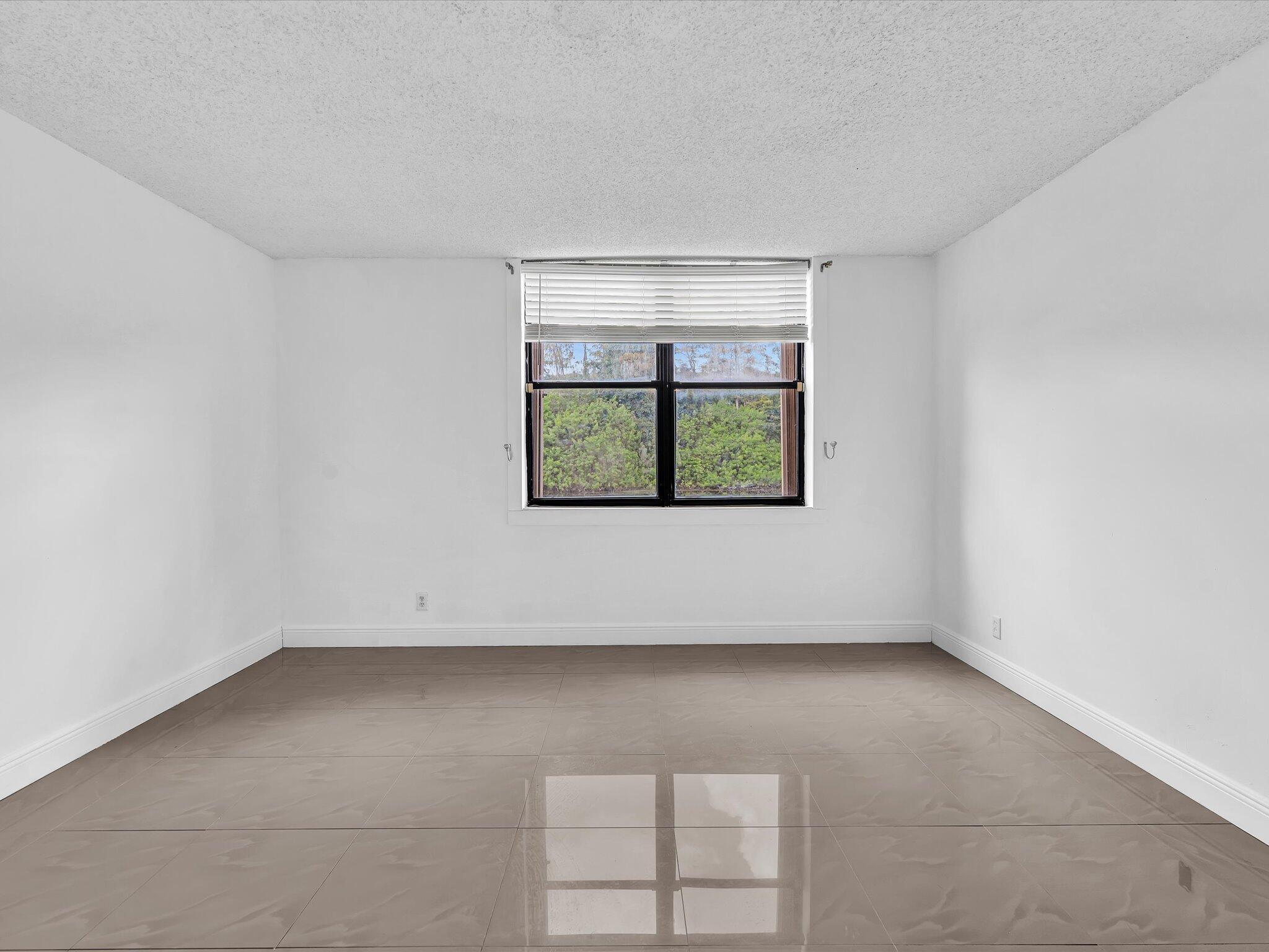 APPLEWOOD VILLAGE I-A CONDO - Residential