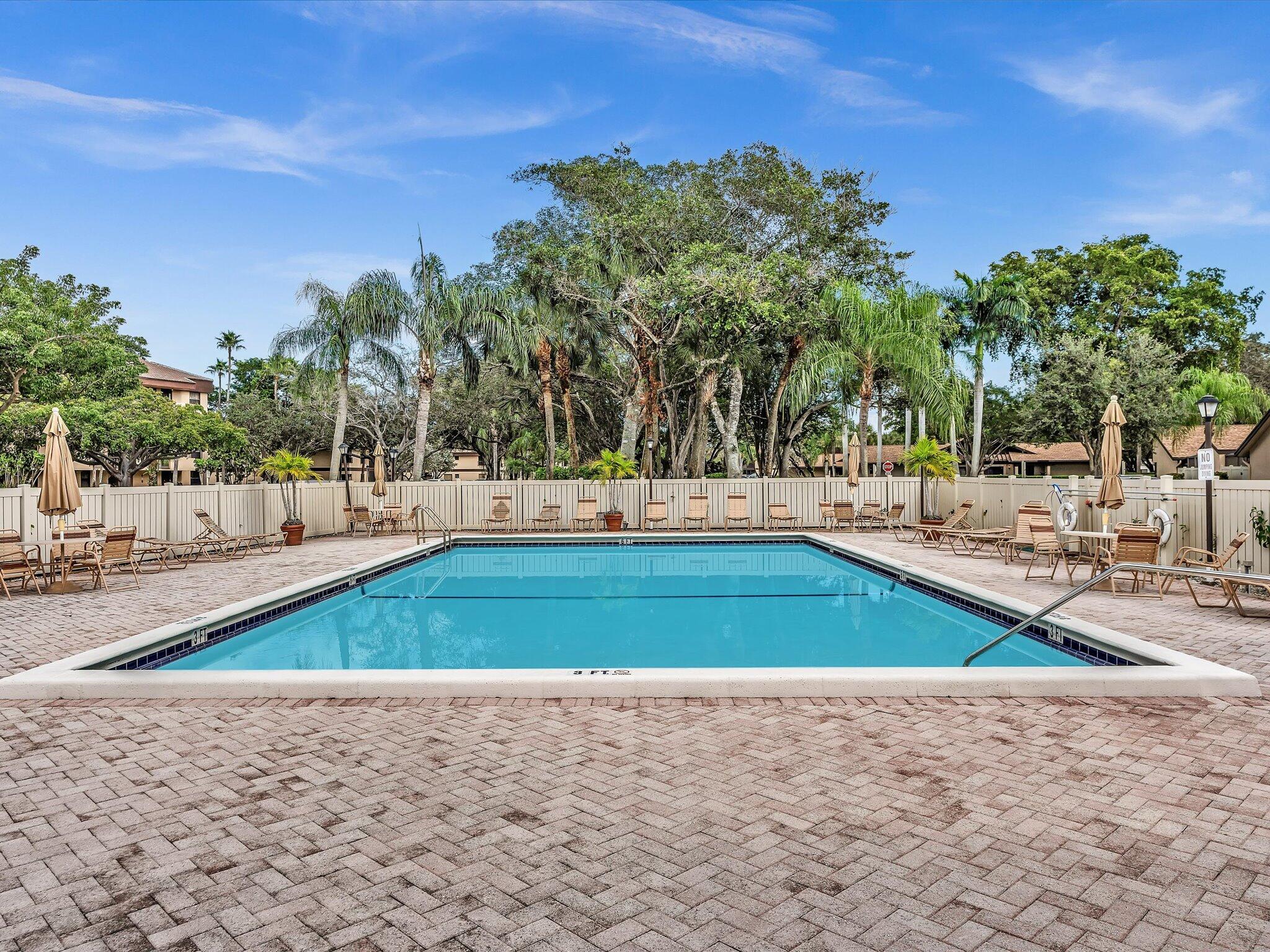 APPLEWOOD VILLAGE I-A CONDO - Residential