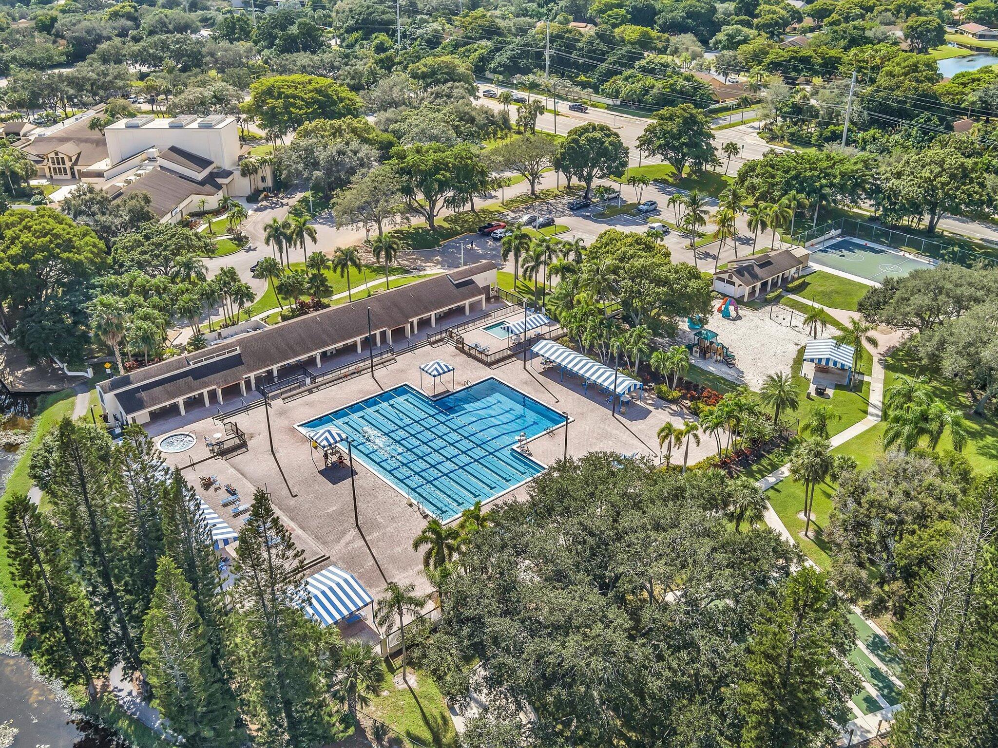 APPLEWOOD VILLAGE I-A CONDO - Residential